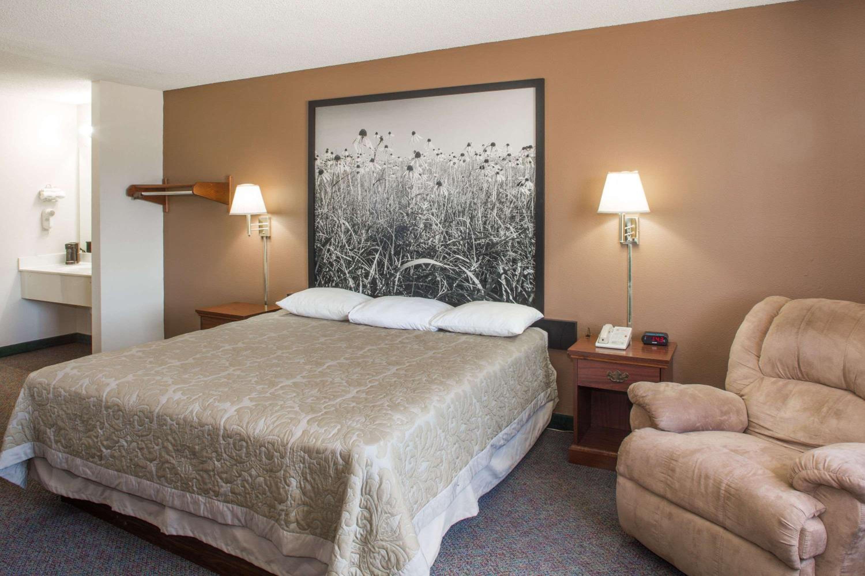King Suite - Photo 4