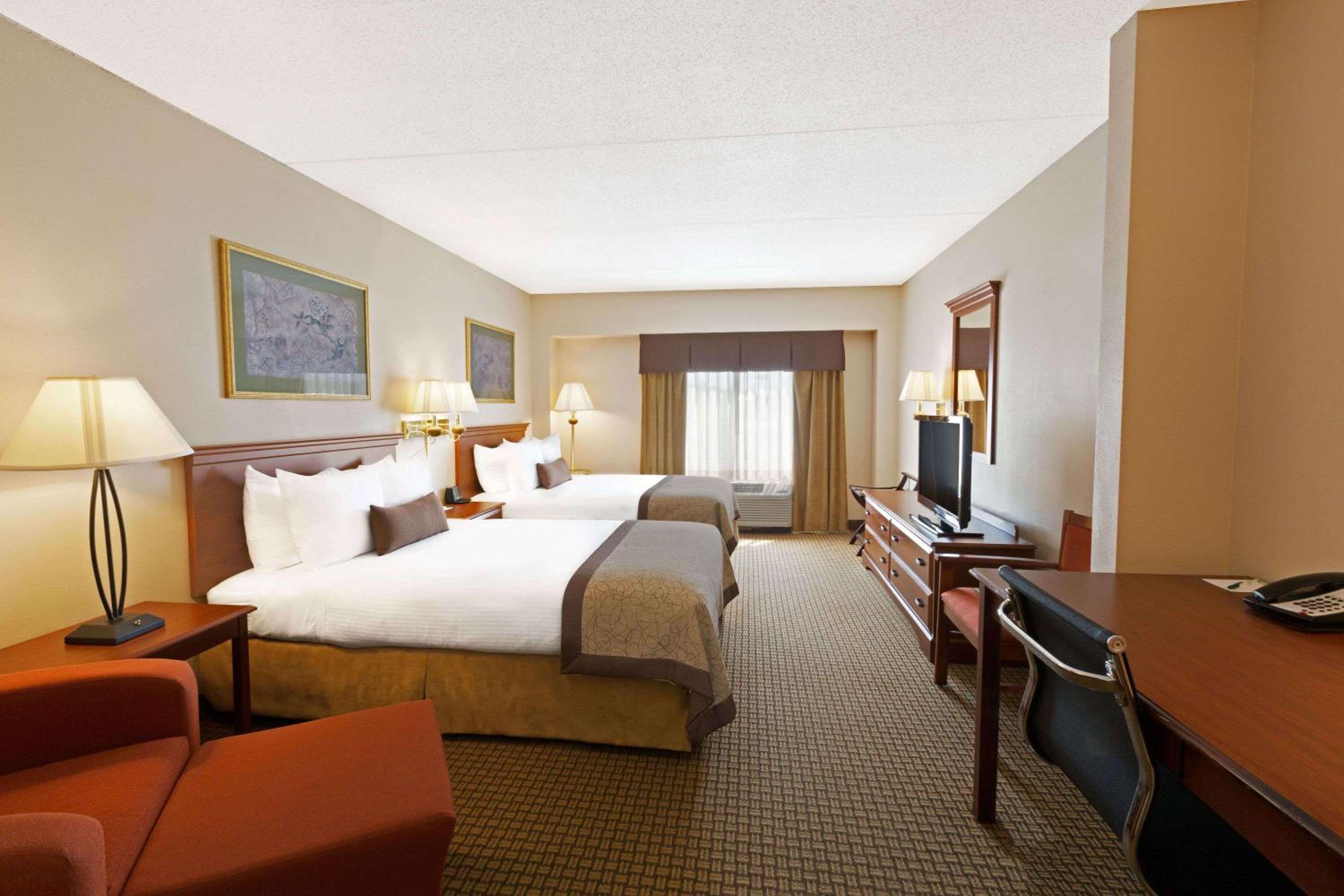 Double Room with Two Double Beds - Non-Smoking - Photo 3
