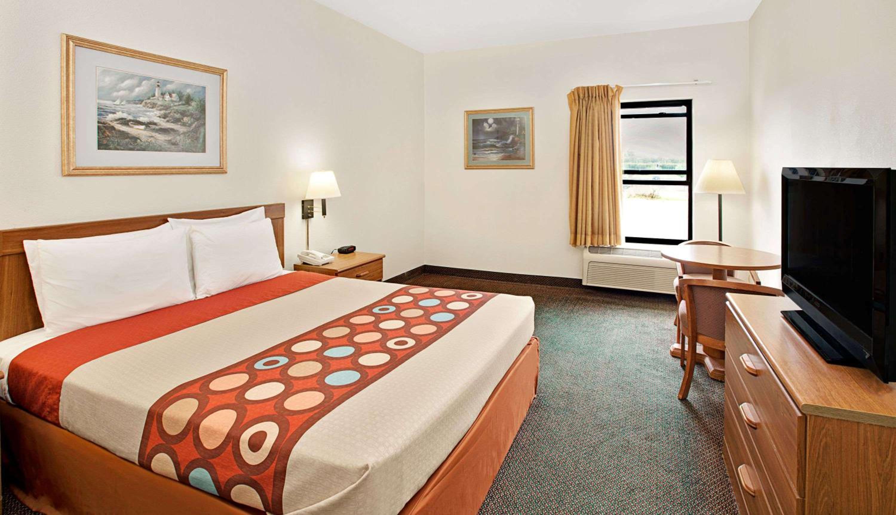 King Room - Non-Smoking photo 1