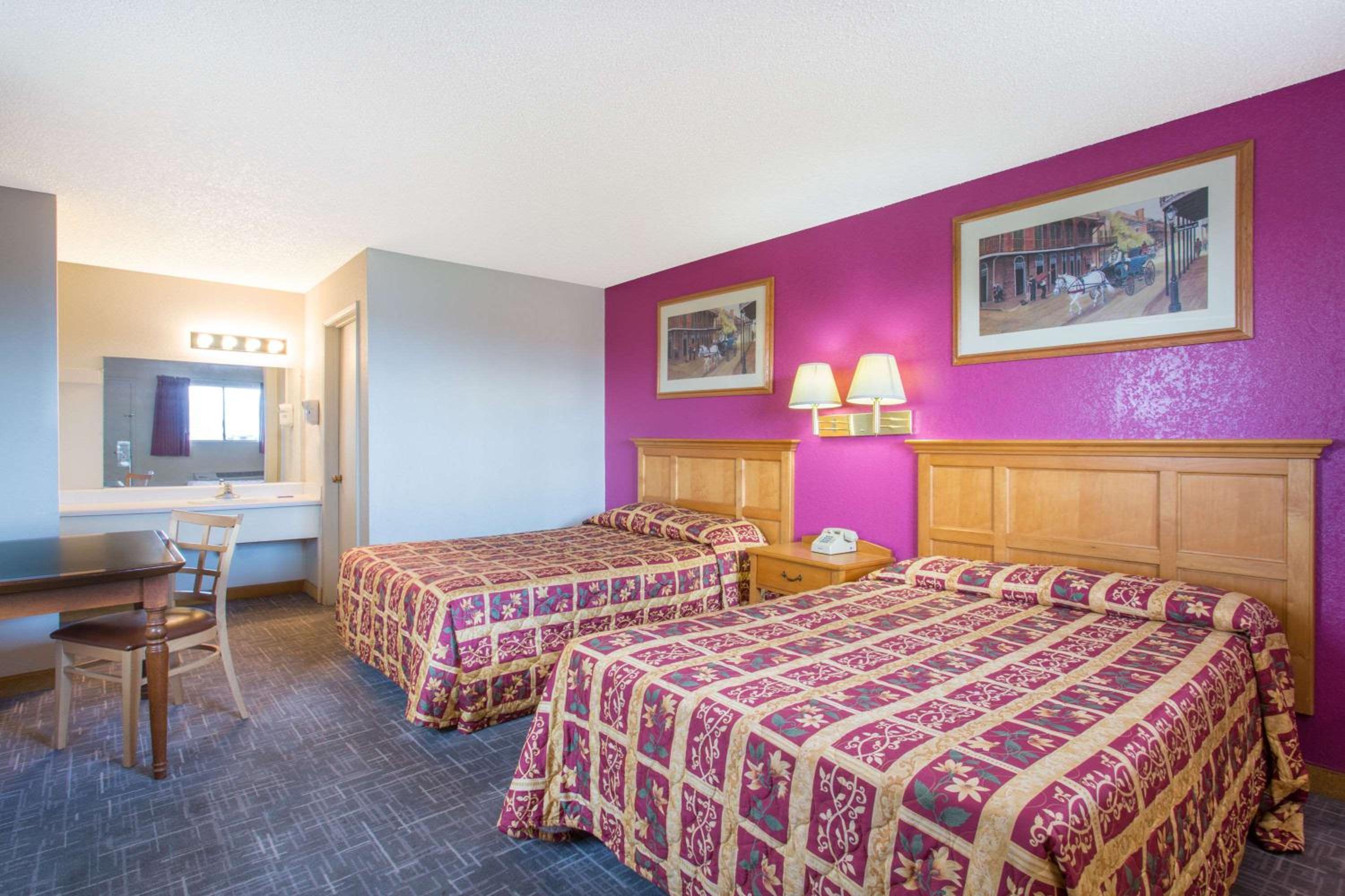 Double Room with Two Double Beds - Non-Smoking photo 3