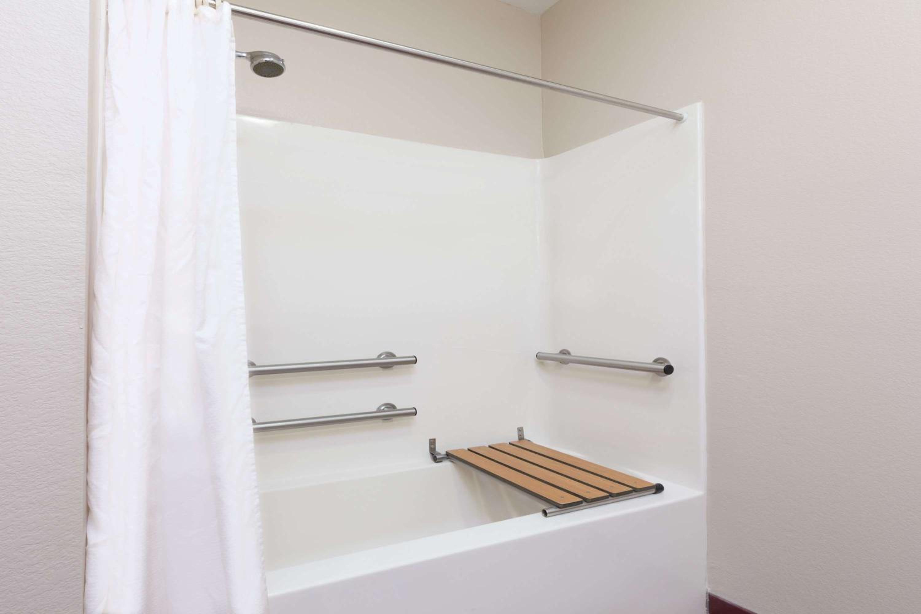 King Room - Mobility Access/Non-Smoking