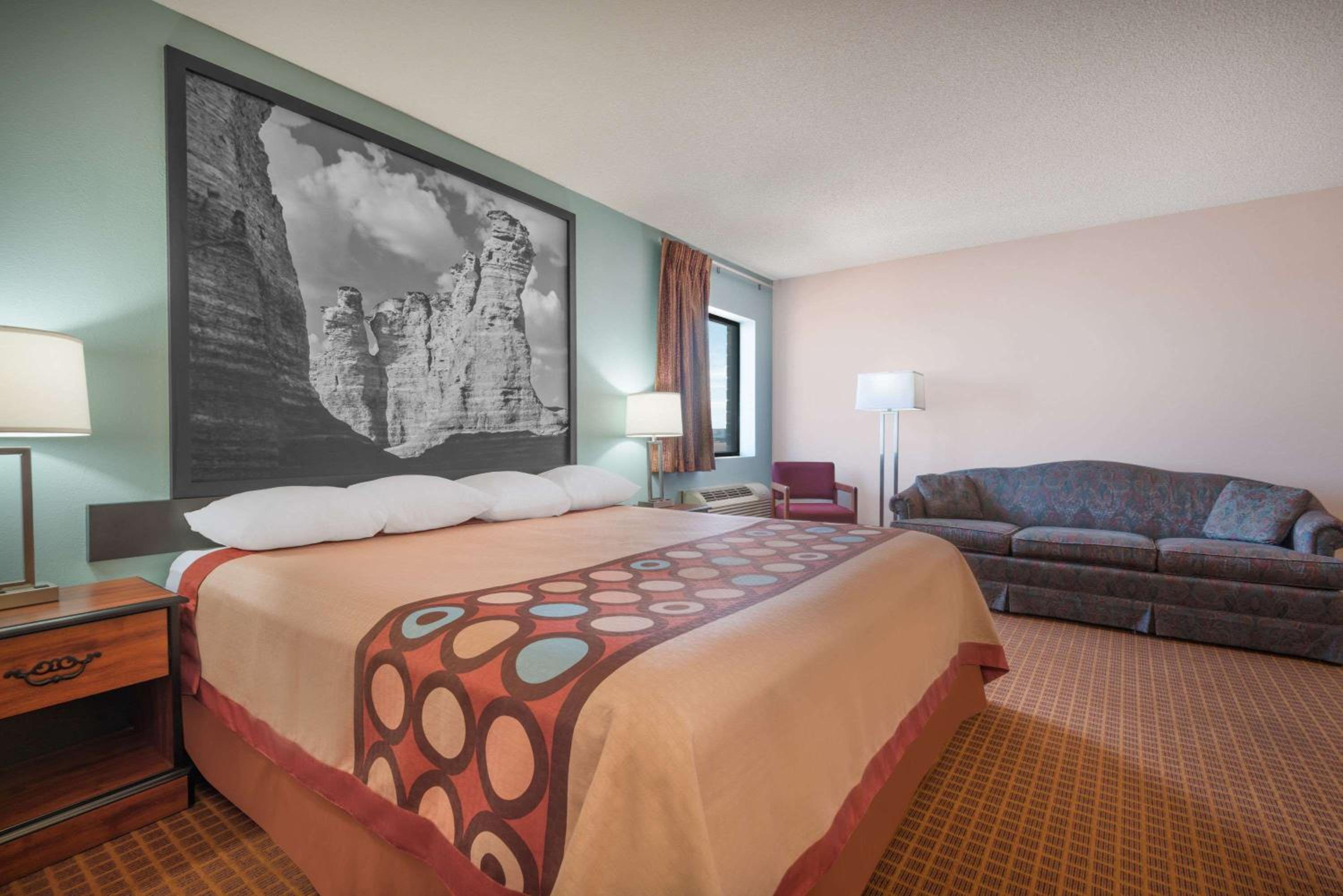 Studio Suite with Two Queen Beds - Non-Smoking - Photo 7