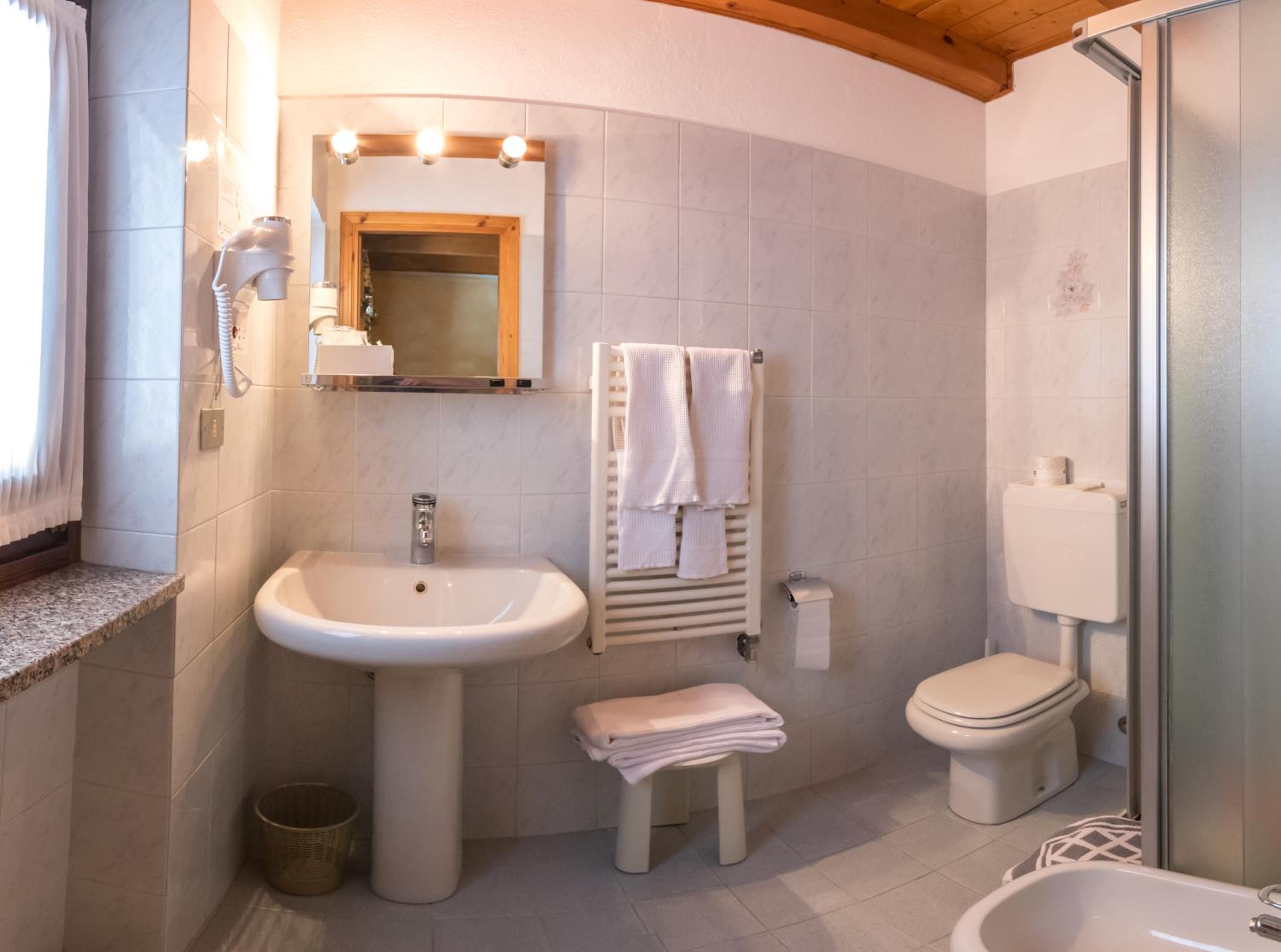 Double or Twin Room photo 2