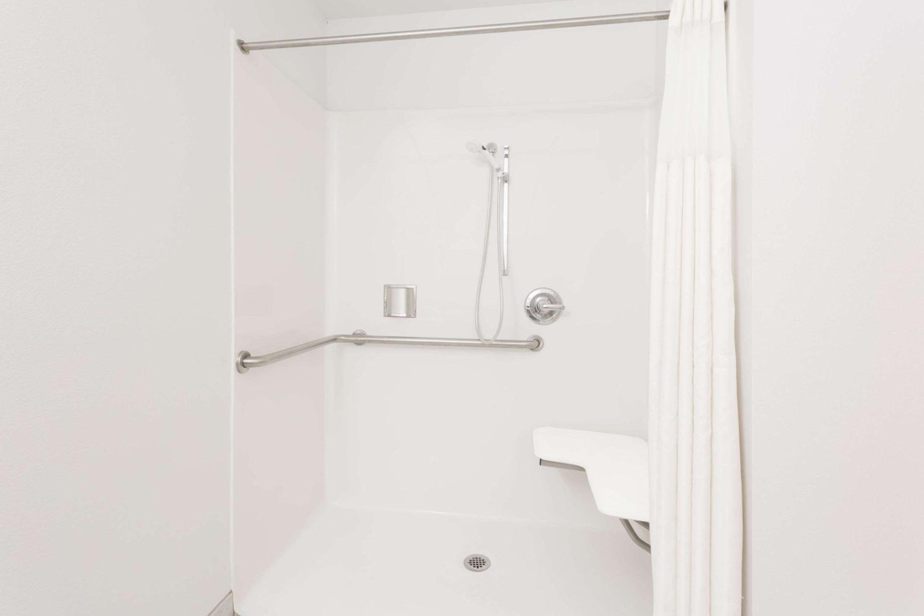King Room - Mobility Access/Non-Smoking - Photo 2
