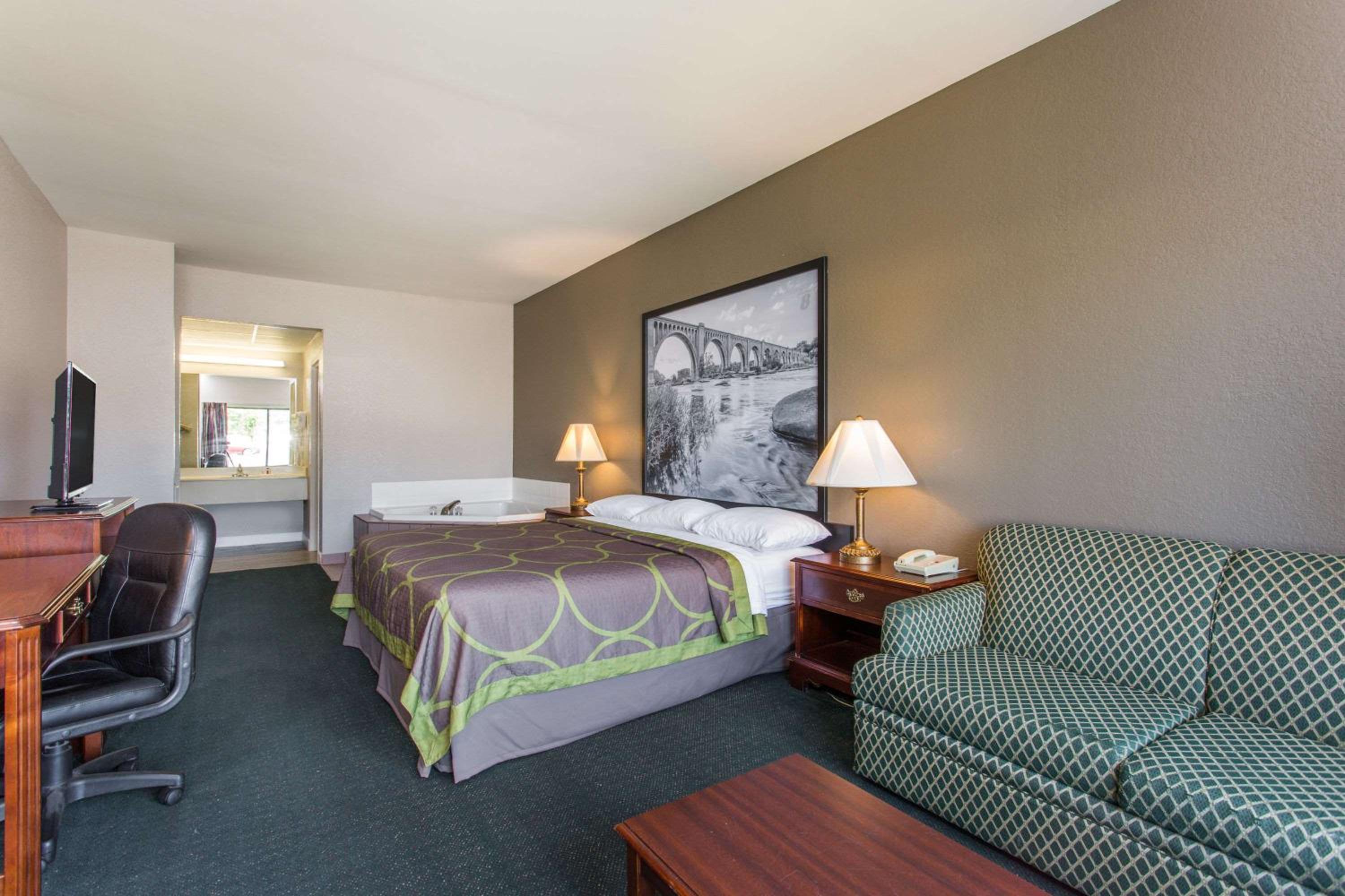 King Studio Suite - Non-Smoking - Photo 1