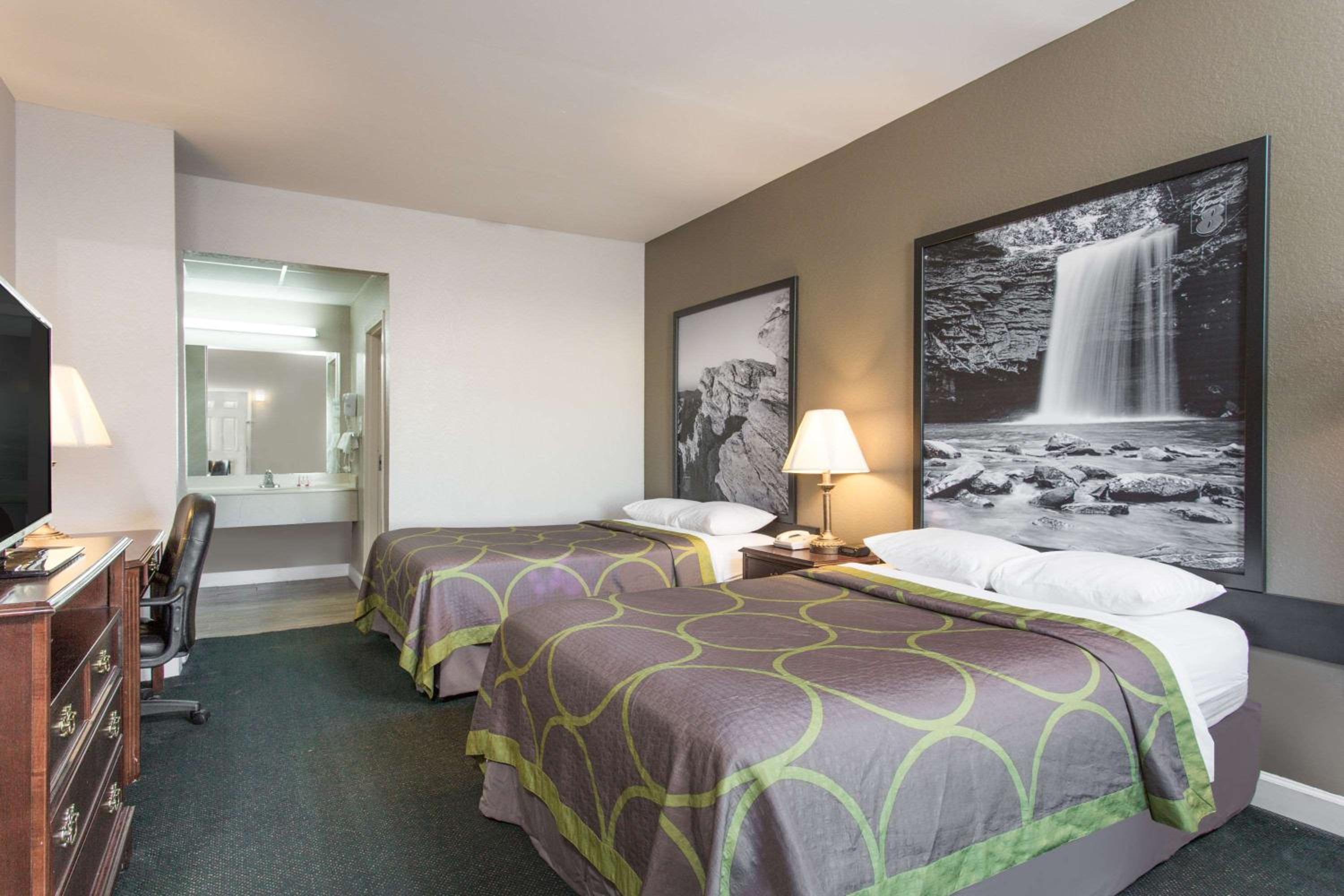 Double Room with Two Double Beds - Non-Smoking - Photo 1