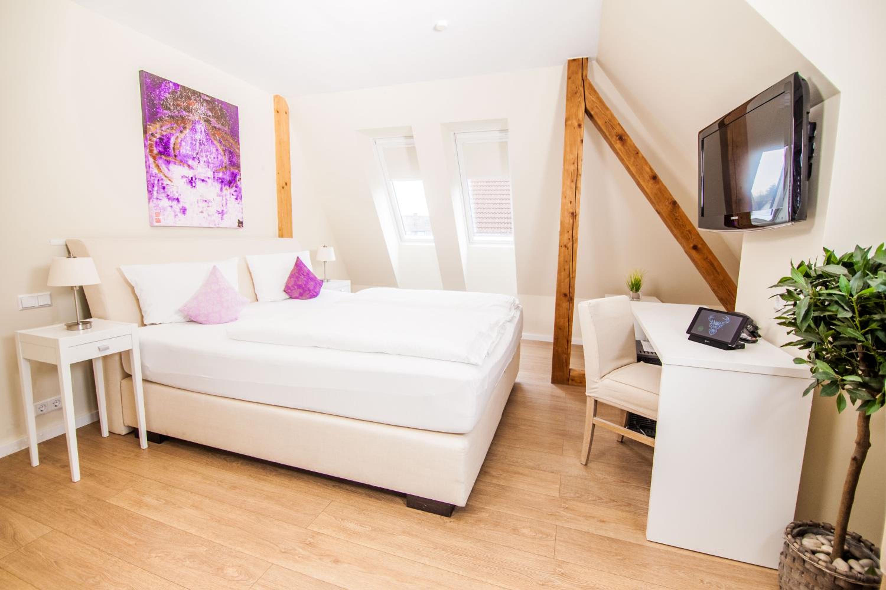 Double Room - Photo 2
