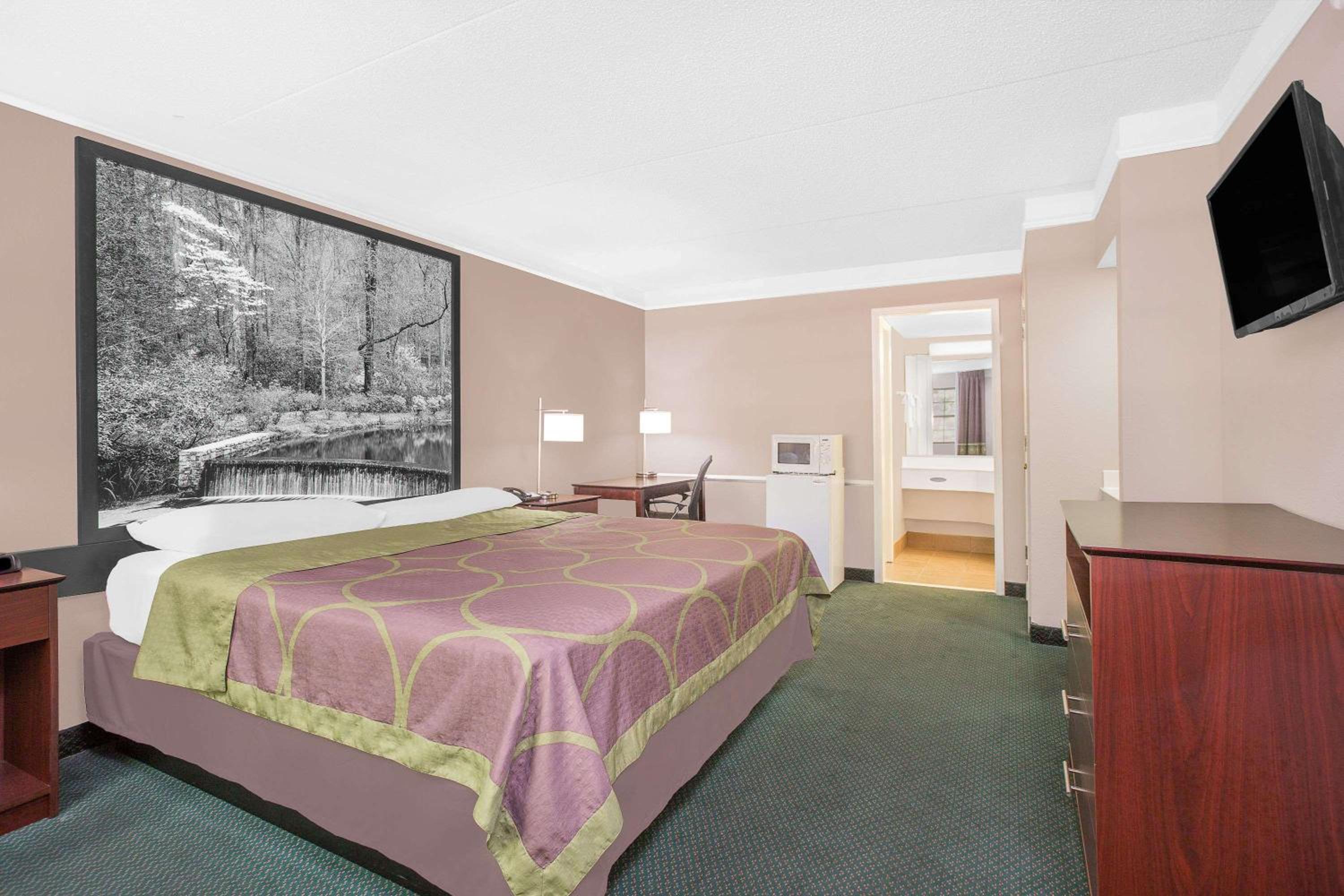 King Room - Non-Smoking - Photo 12