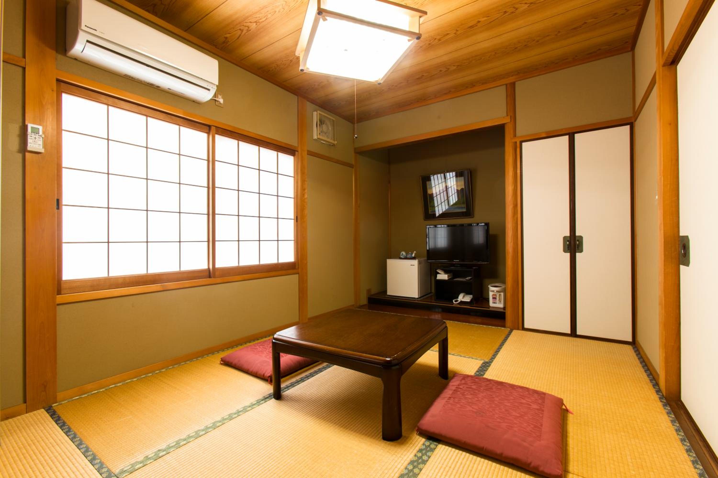 Twin Room - Photo 2