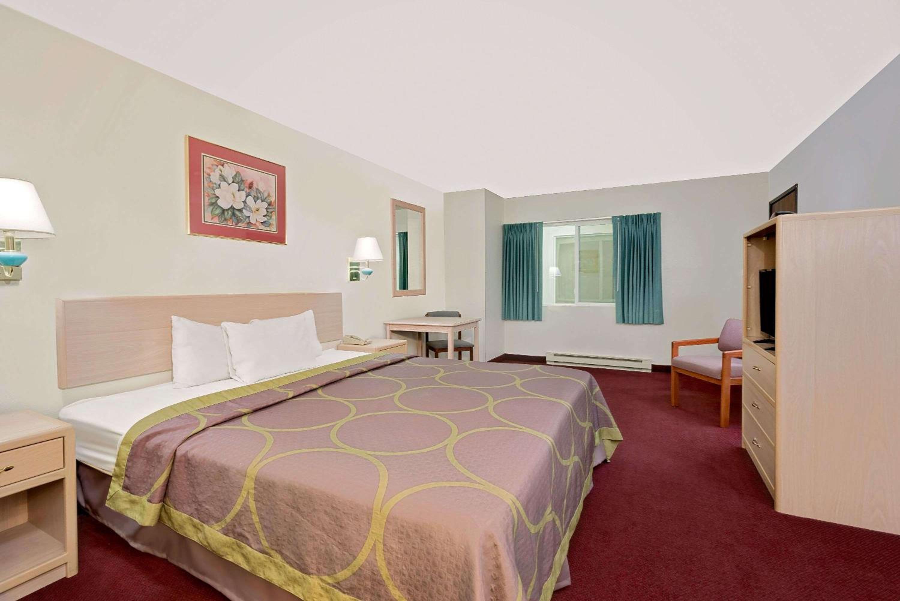 King Room - Non-Smoking photo 1