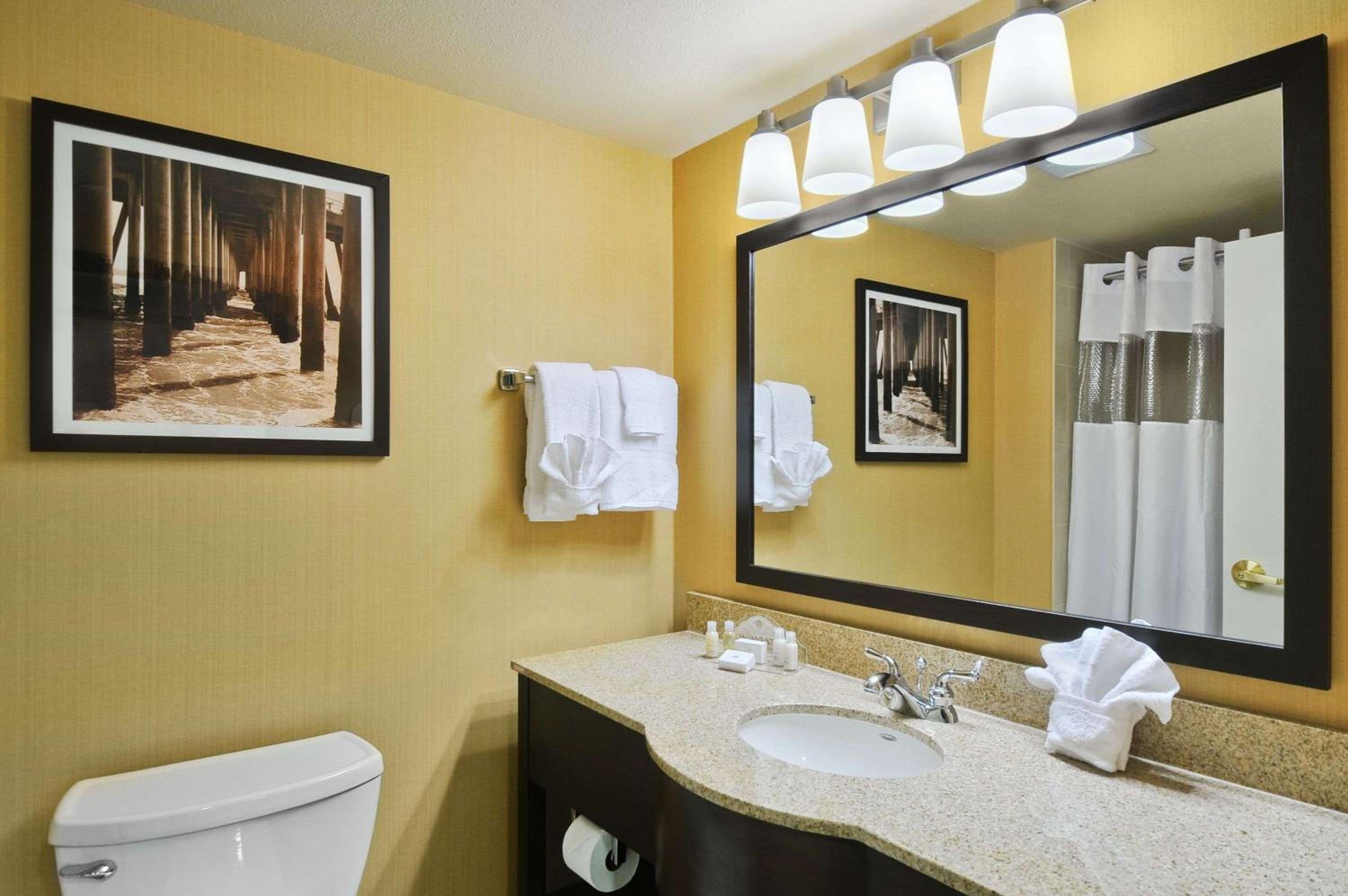 King Room - Non-Smoking - Photo 4