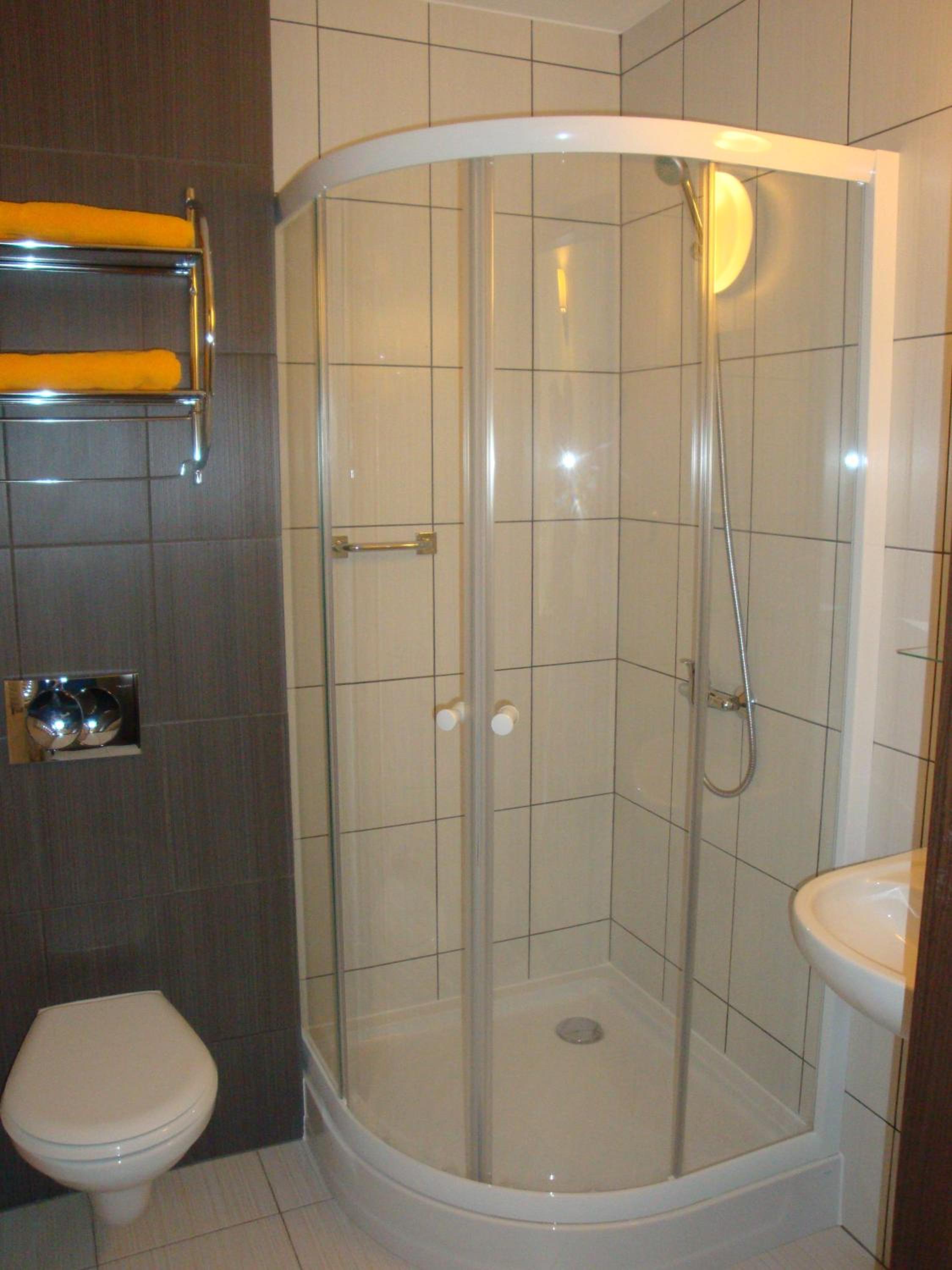 Twin Room - Photo 16