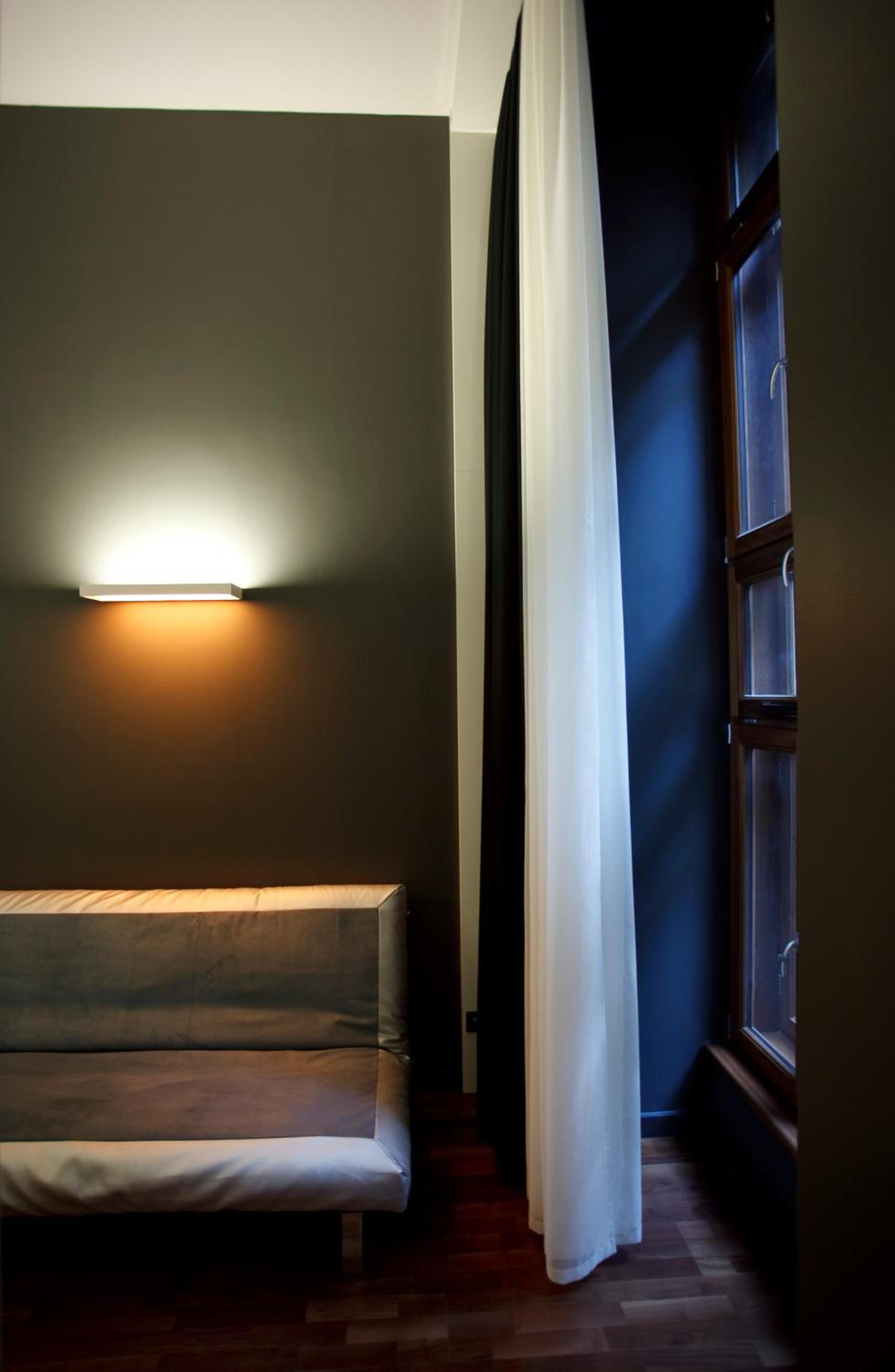 Suite - Photo 1