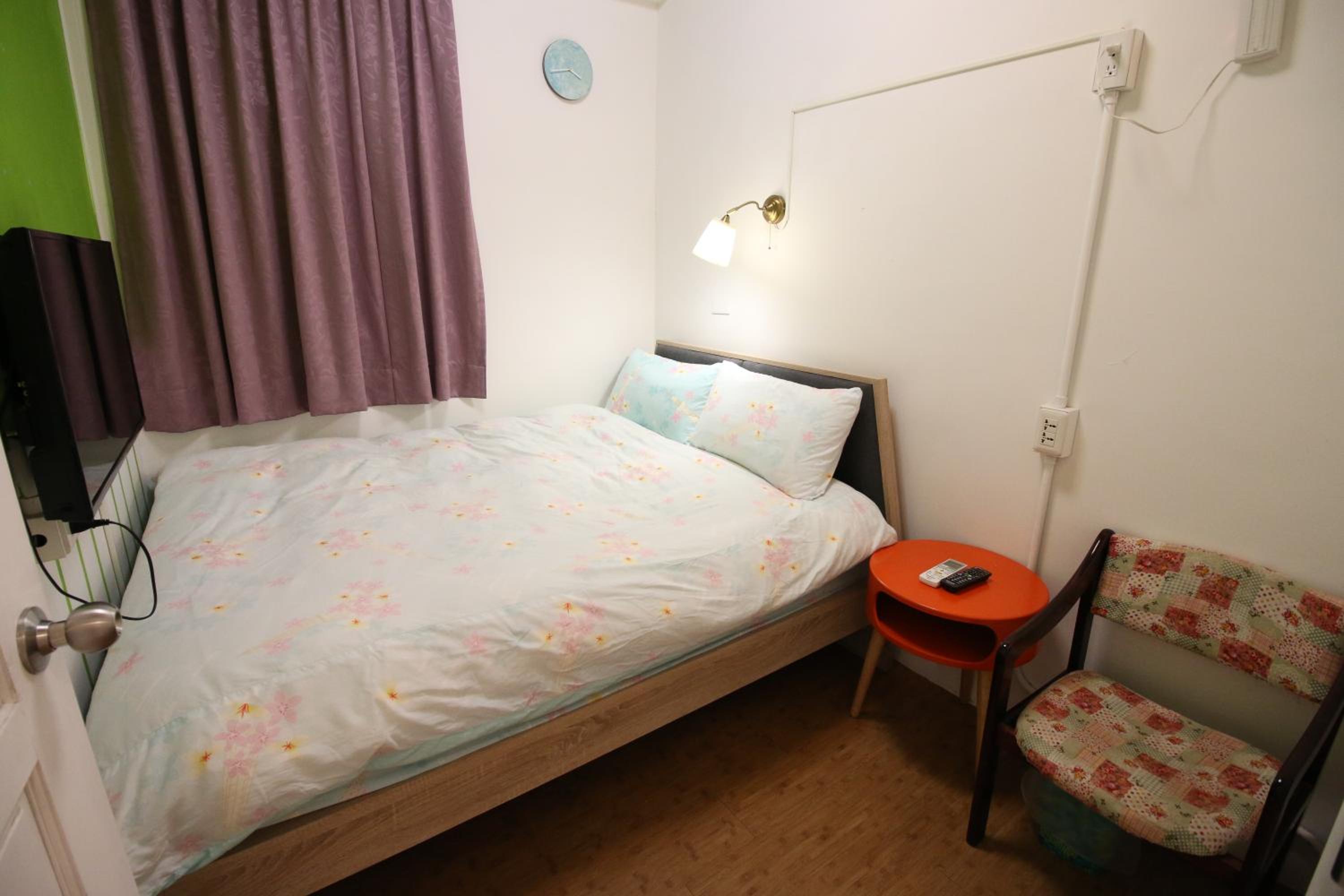 Double Room with Shared Bathroom photo 1