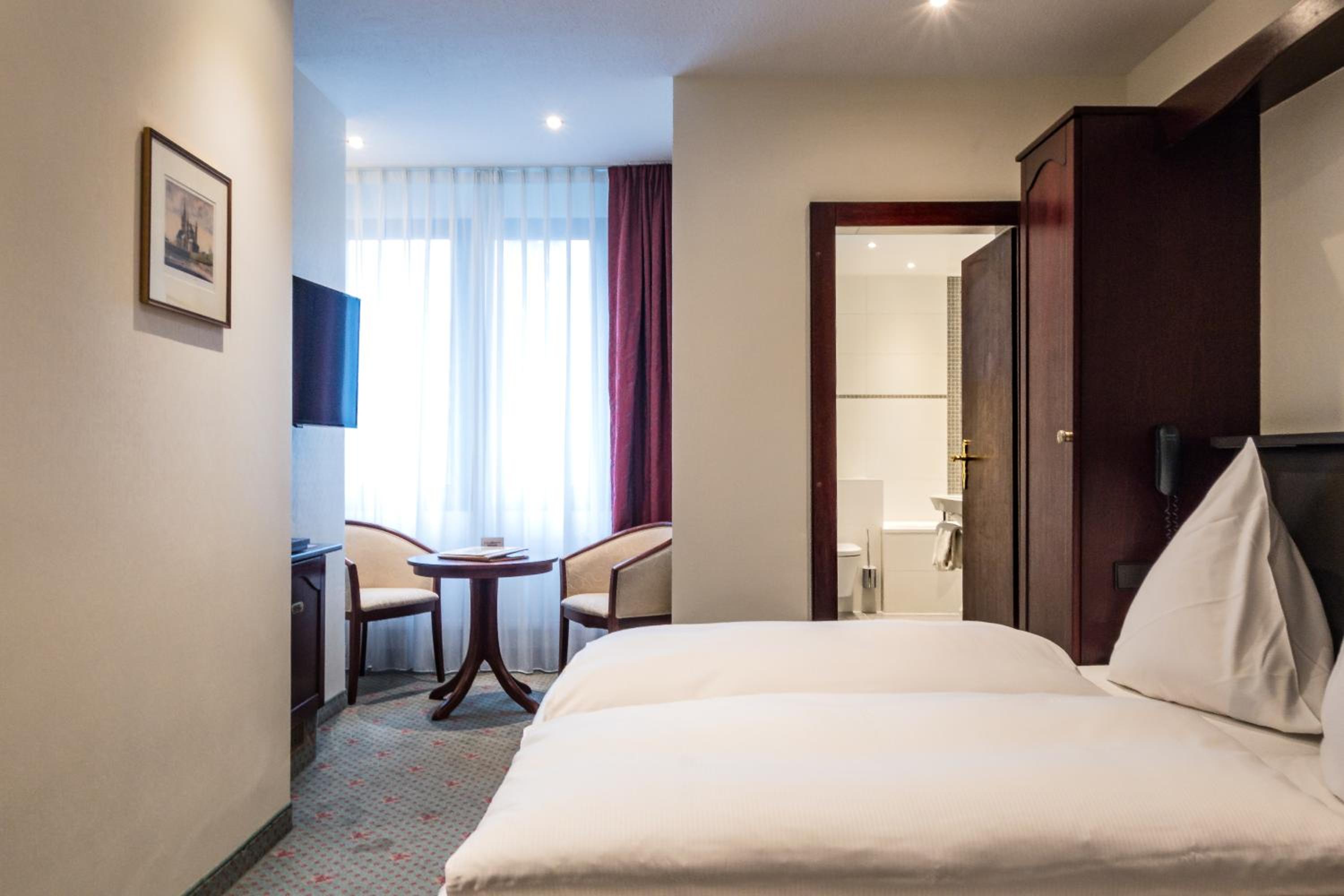 Double or Twin Room photo 2
