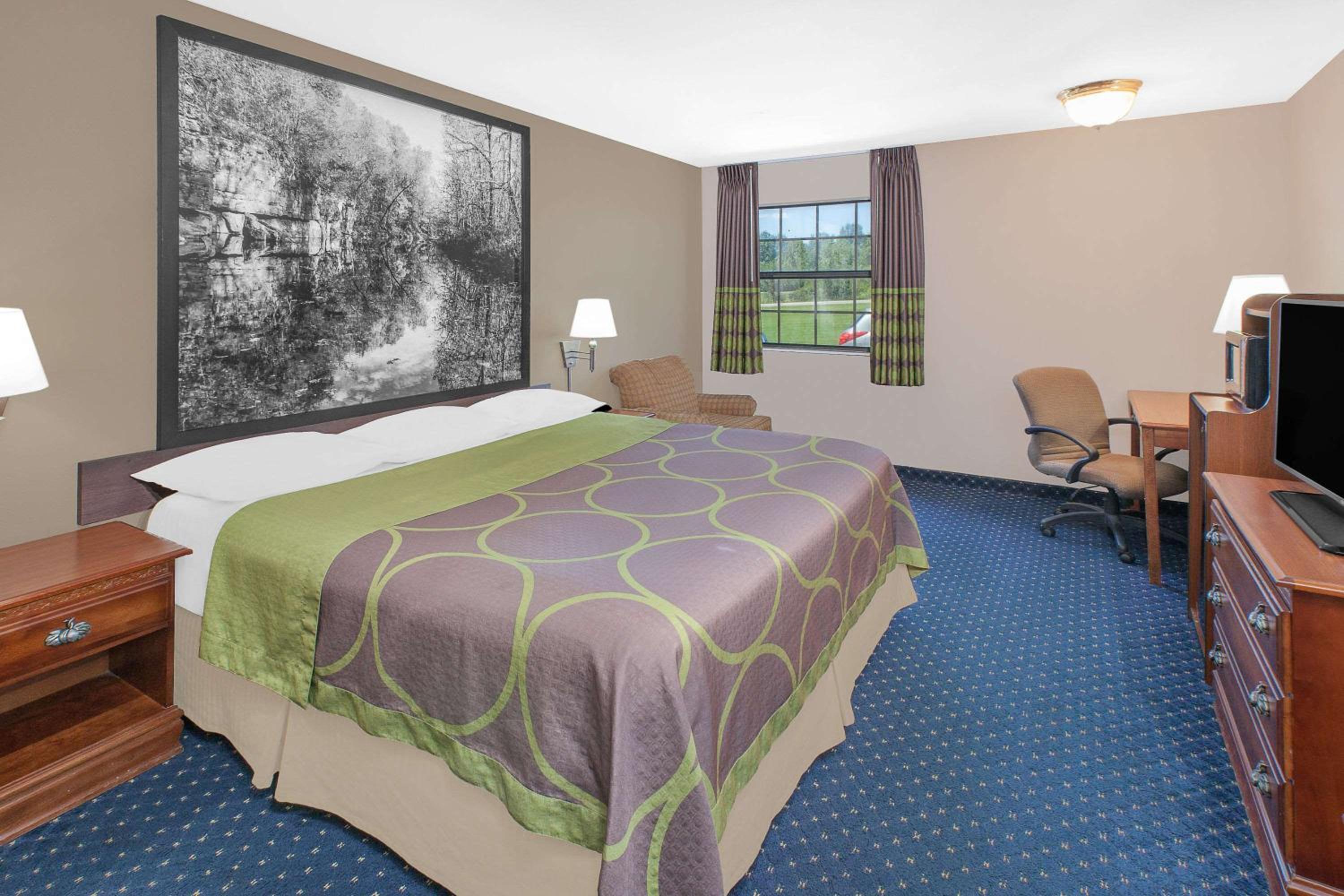 King Room - Non-Smoking - Photo 1