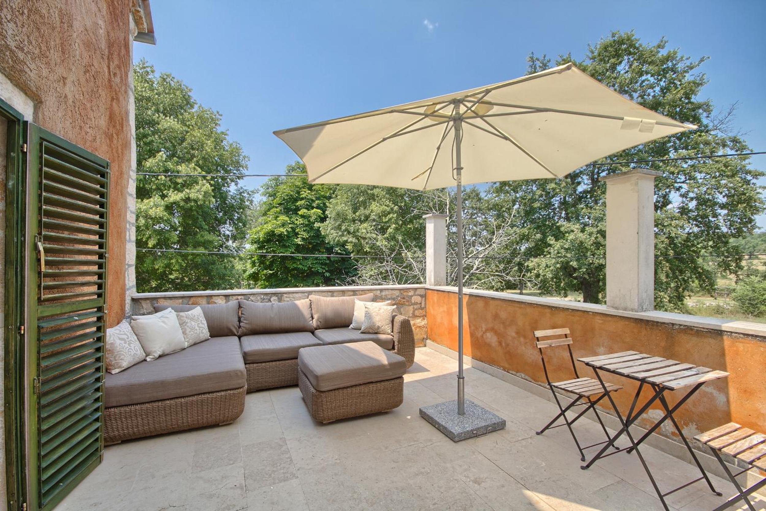 Villa photo 3