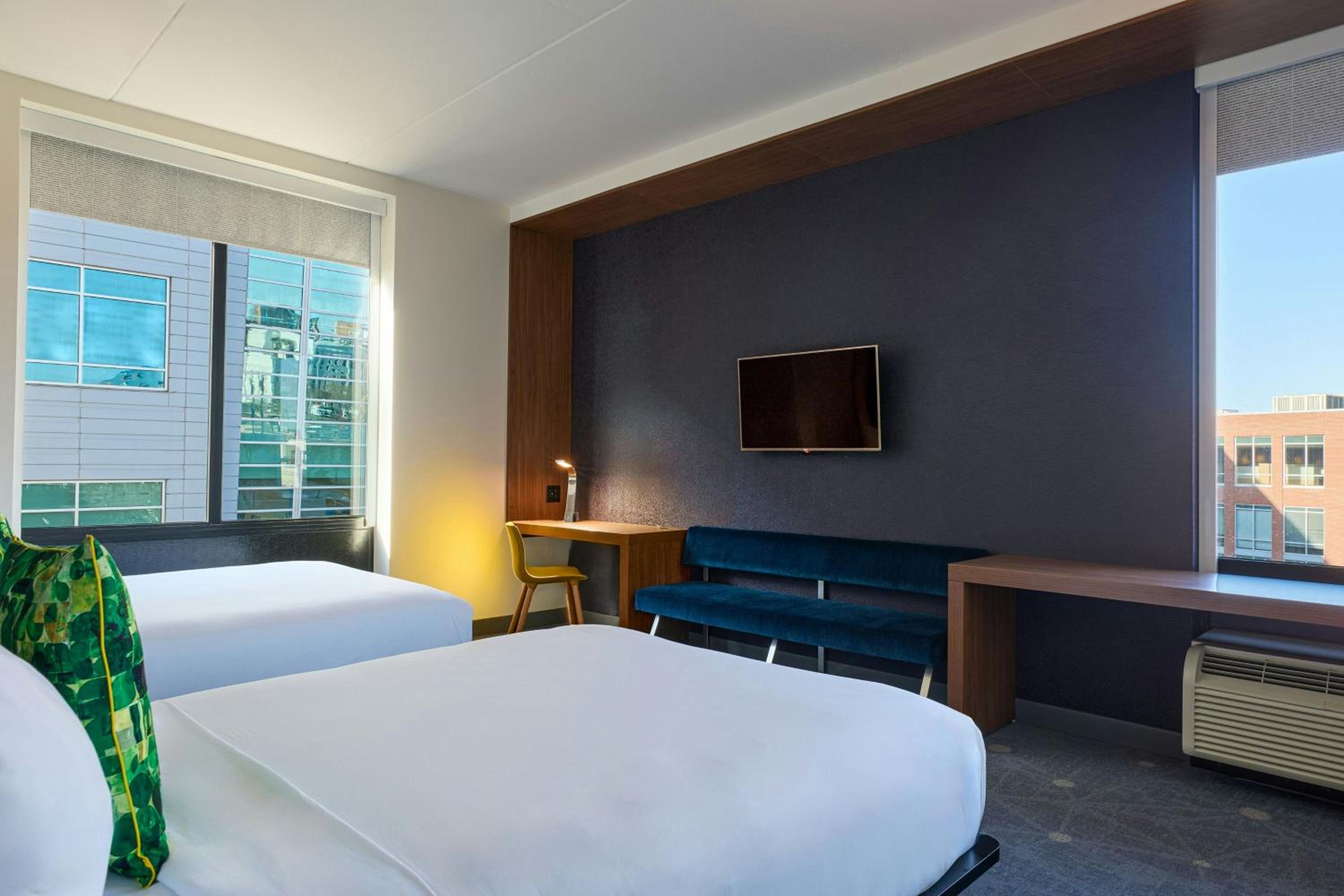 Queen Room with Two Queen Beds and Bathtub - Mobility Access/Hearing Accessible