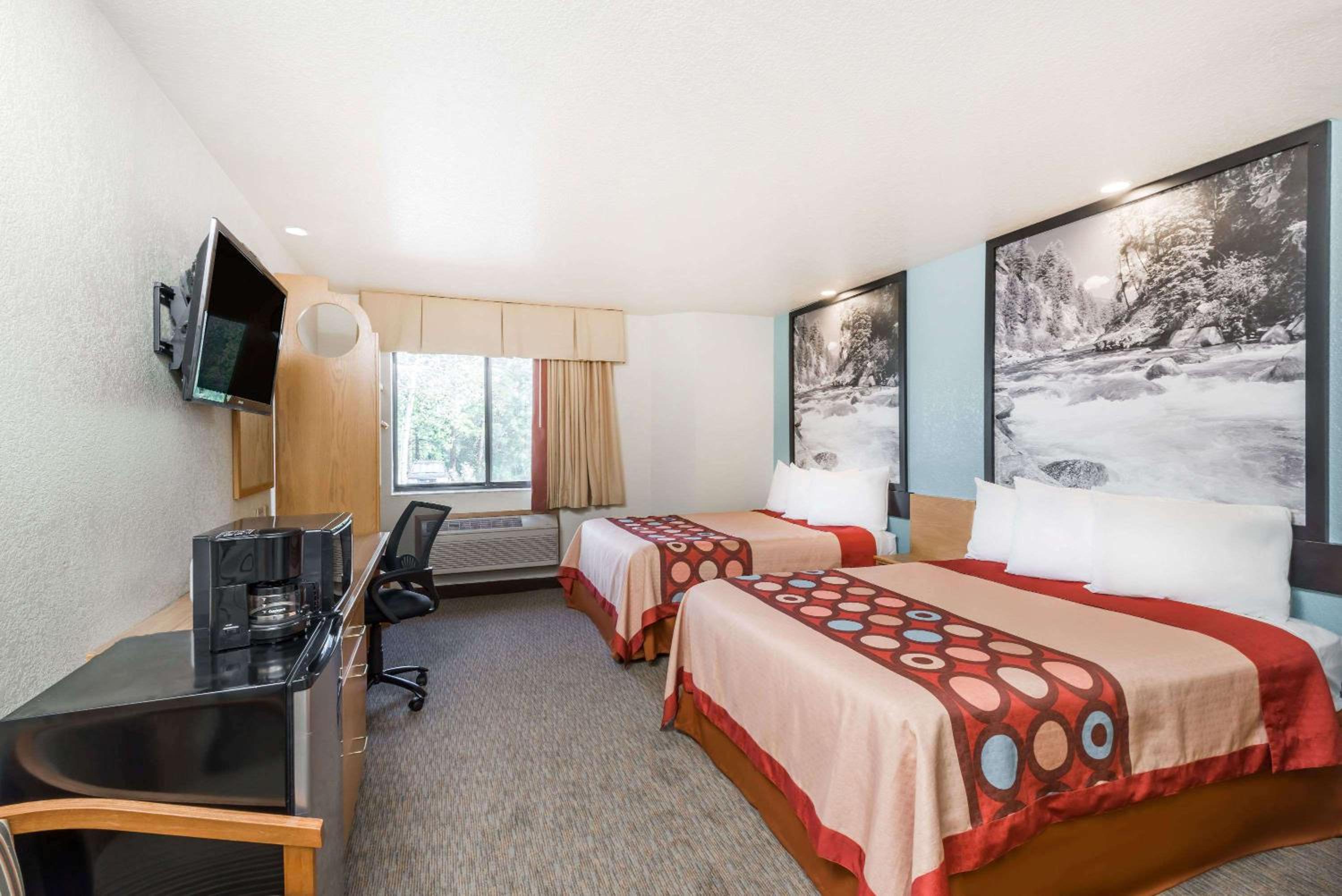 Double Room with Two Double Beds - Non-Smoking - Photo 2