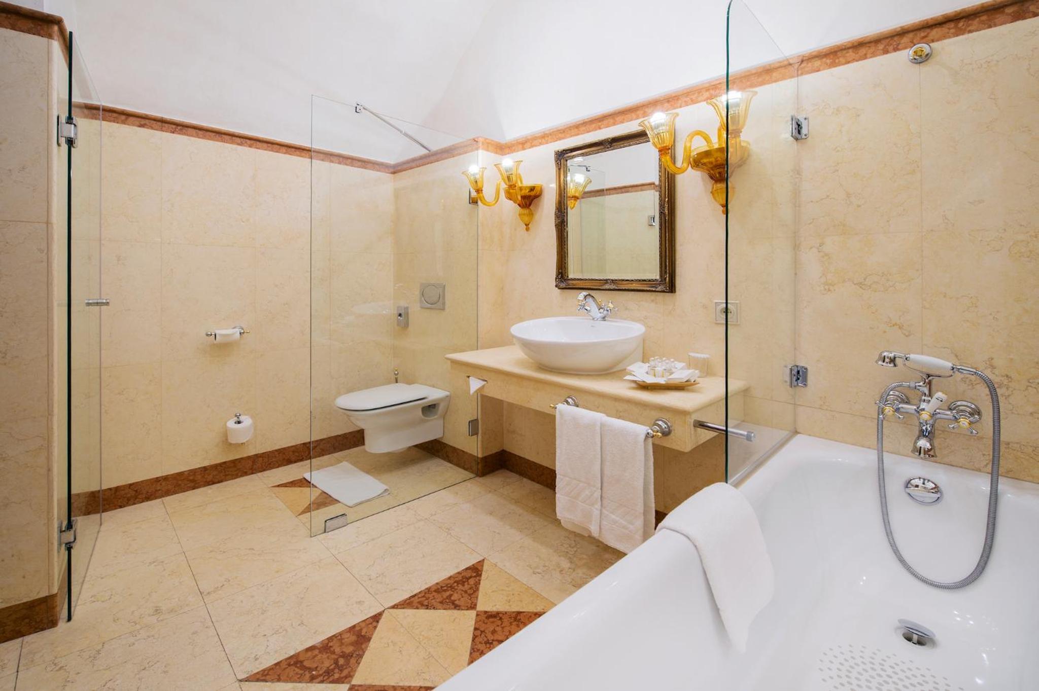 Deluxe Double Room - Photo 4