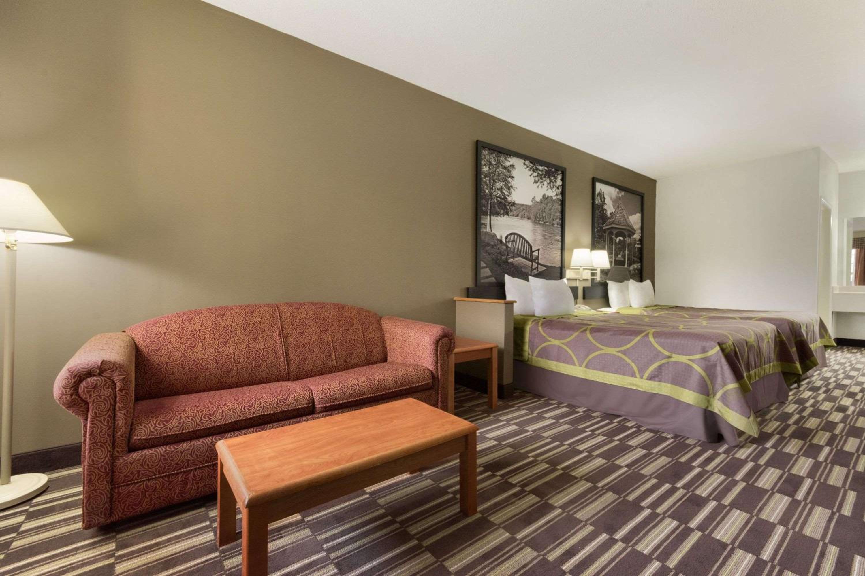Deluxe Double Suite with Two Double Beds - Non-Smoking - Photo 6