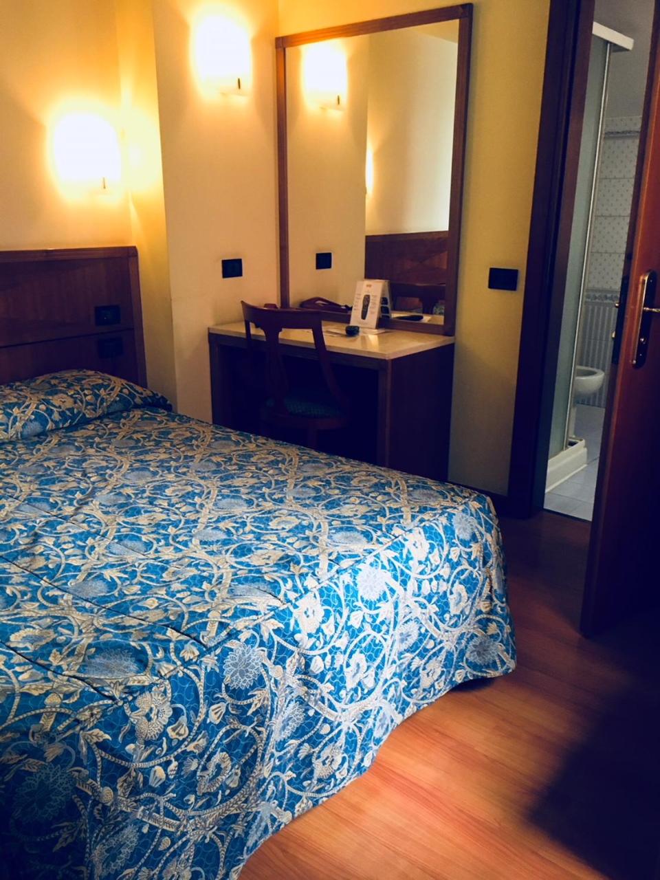 Economy Double or Twin Room - Photo 2