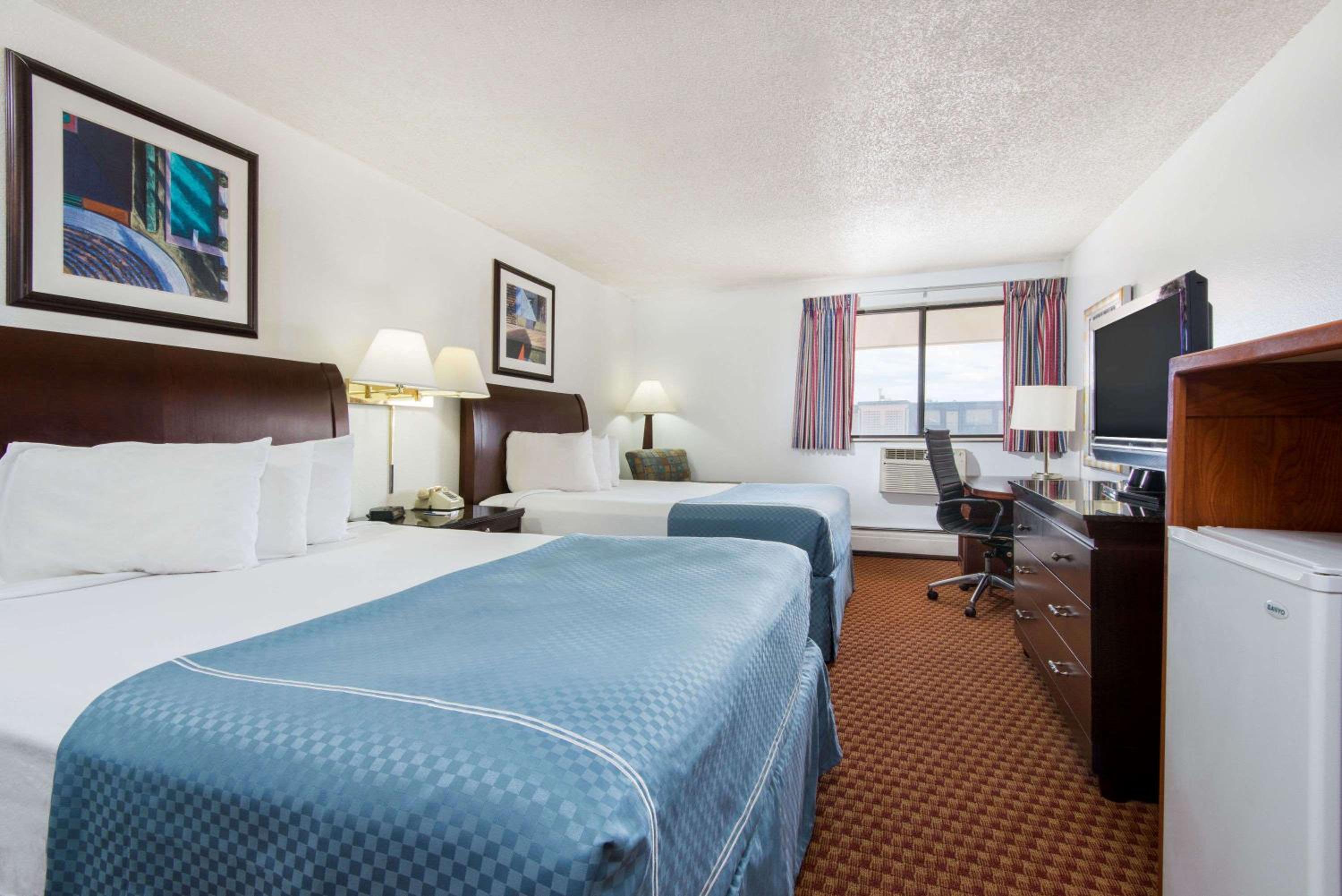 Queen Room with Two Queen Beds - Non-Smoking