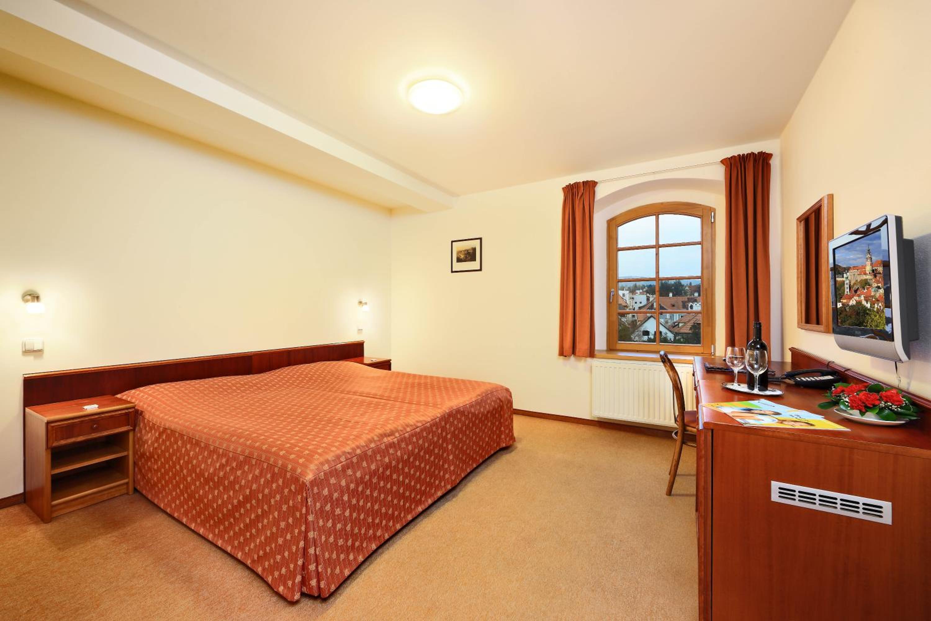 Double or Twin Room with City View