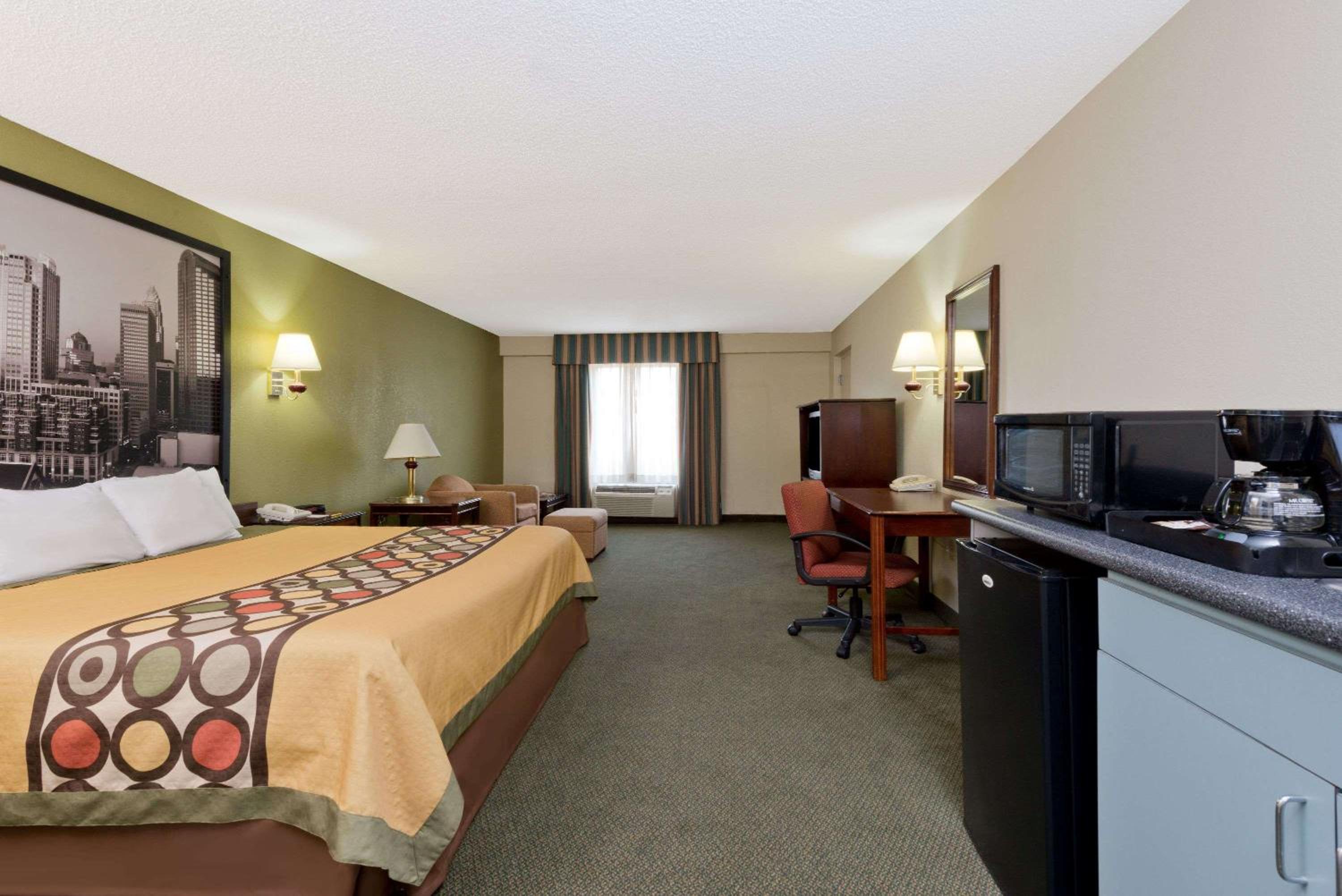 Business King Room - Non-Smoking - Photo 1