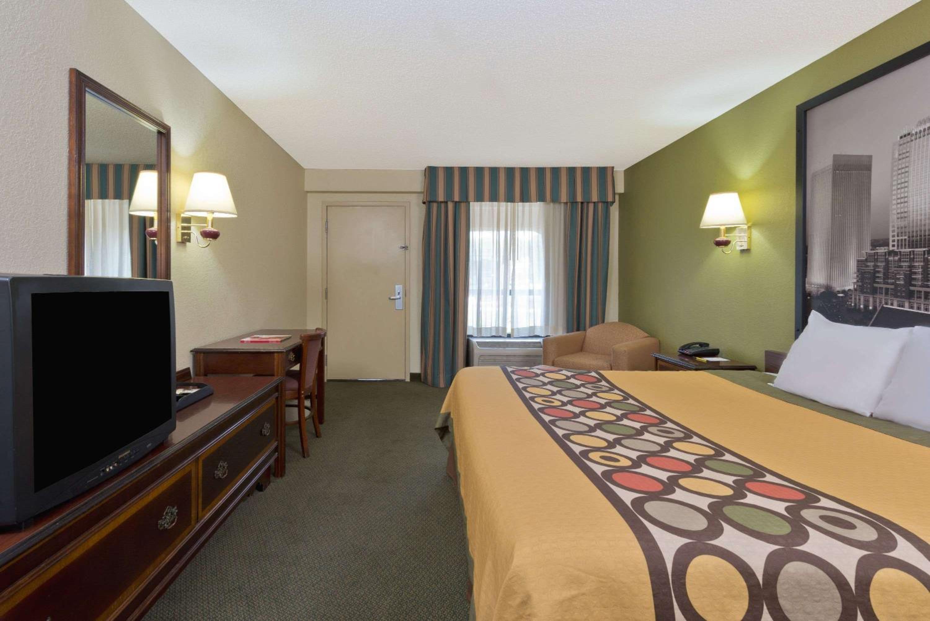 King Room - Non-Smoking - Photo 1