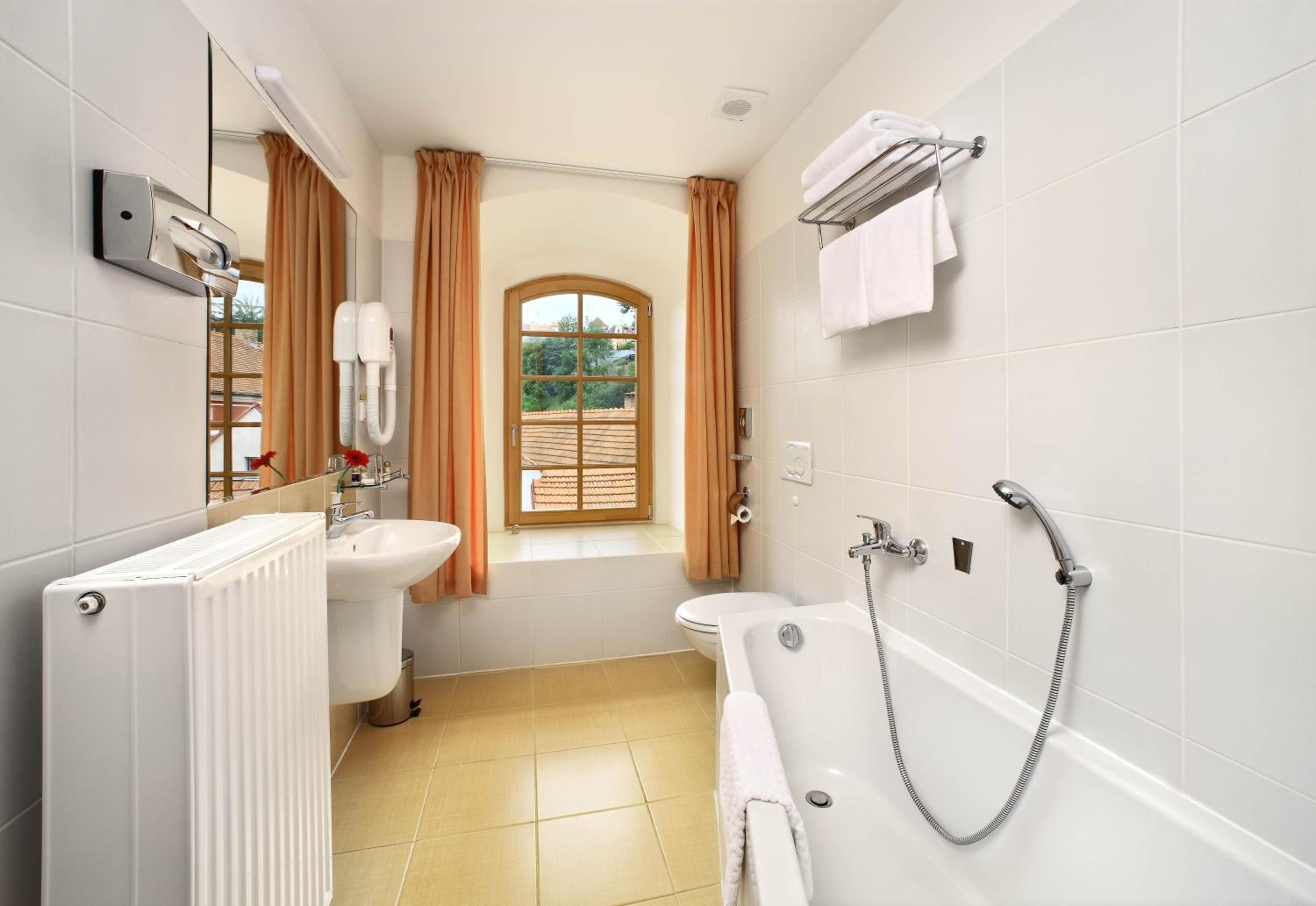 Double or Twin Room with River View photo 3