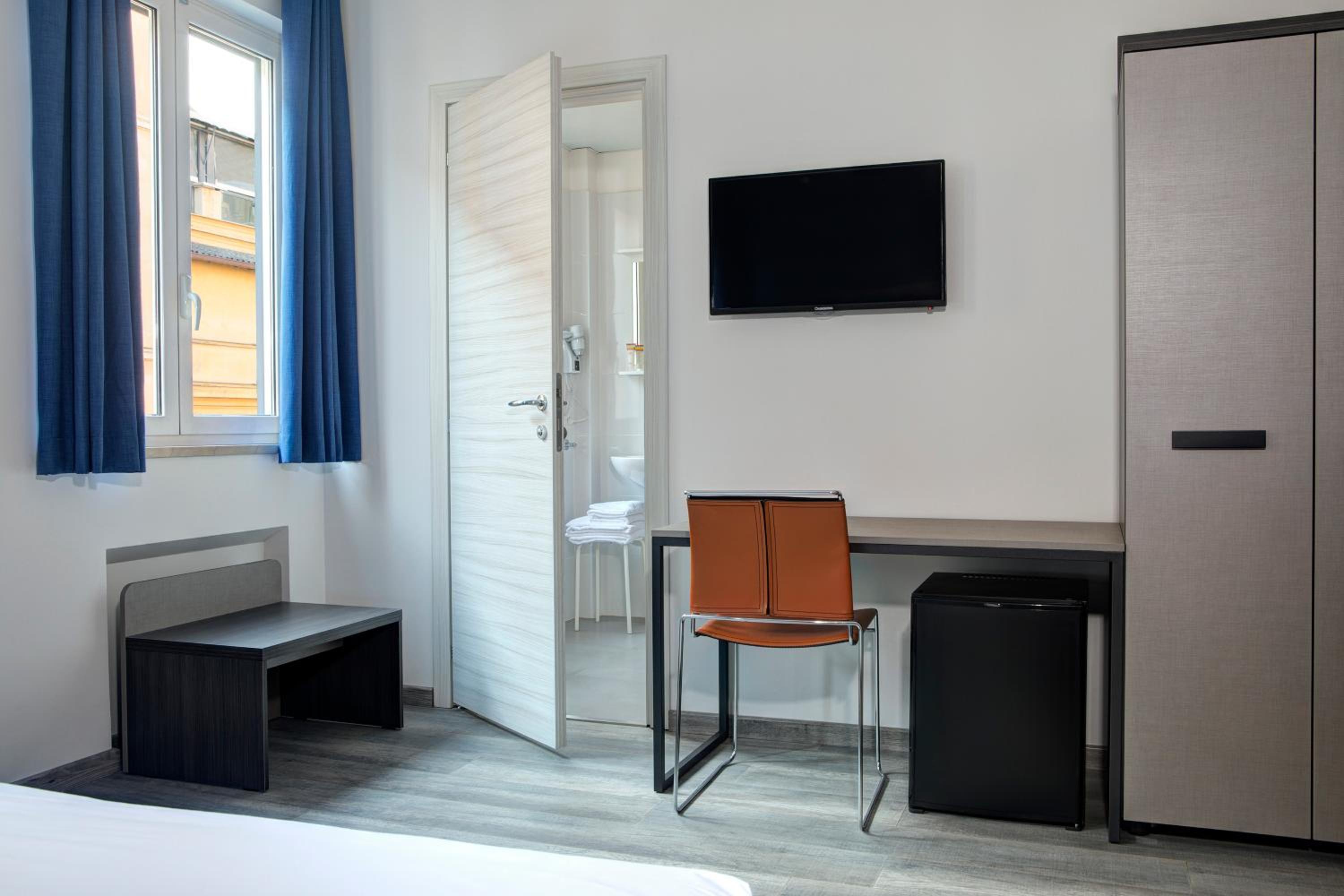 Double Room with Private Bathroom photo 3