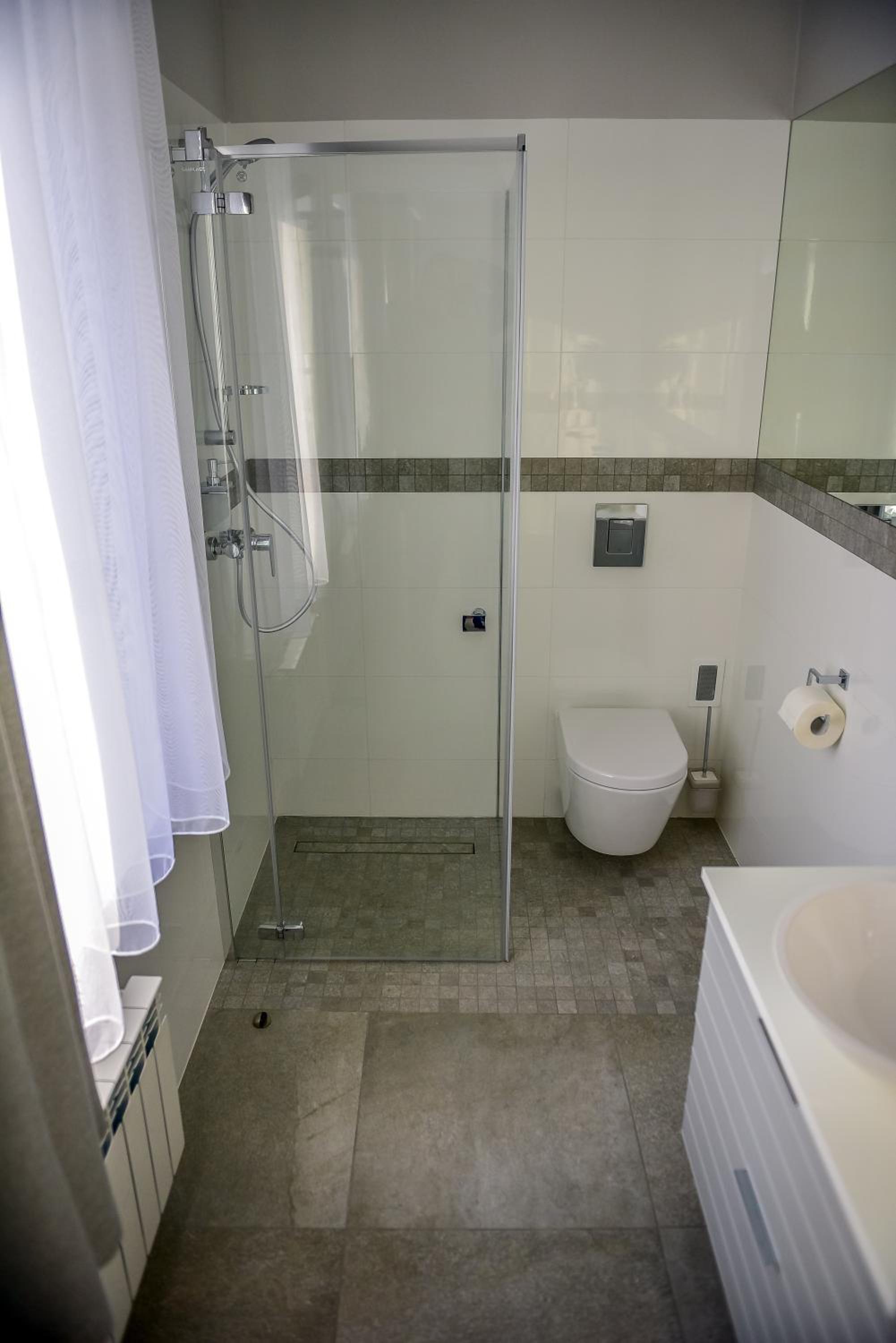 Double or Twin Room - Photo 7