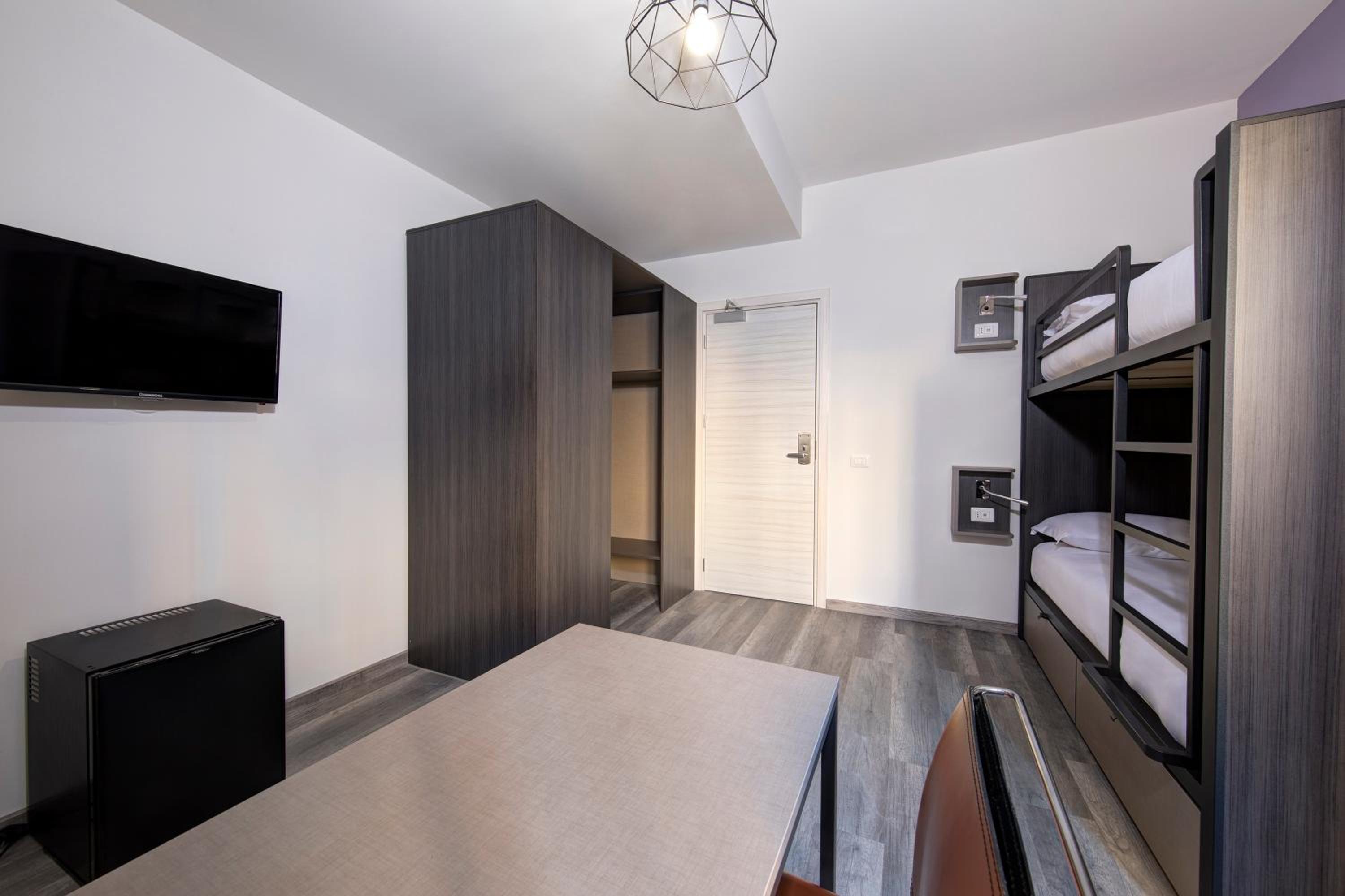 Single Bed in Mixed Dormitory Room photo 3