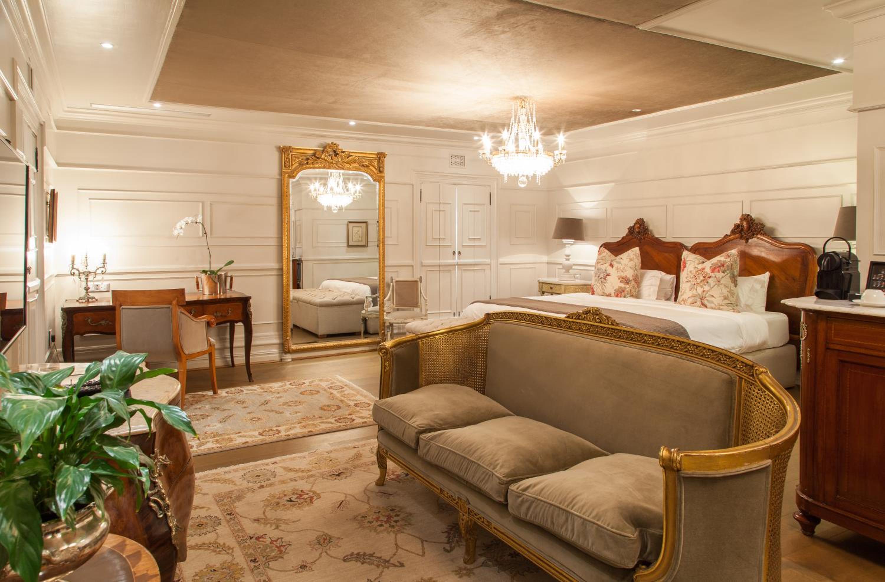 Luxury Room - Photo 9
