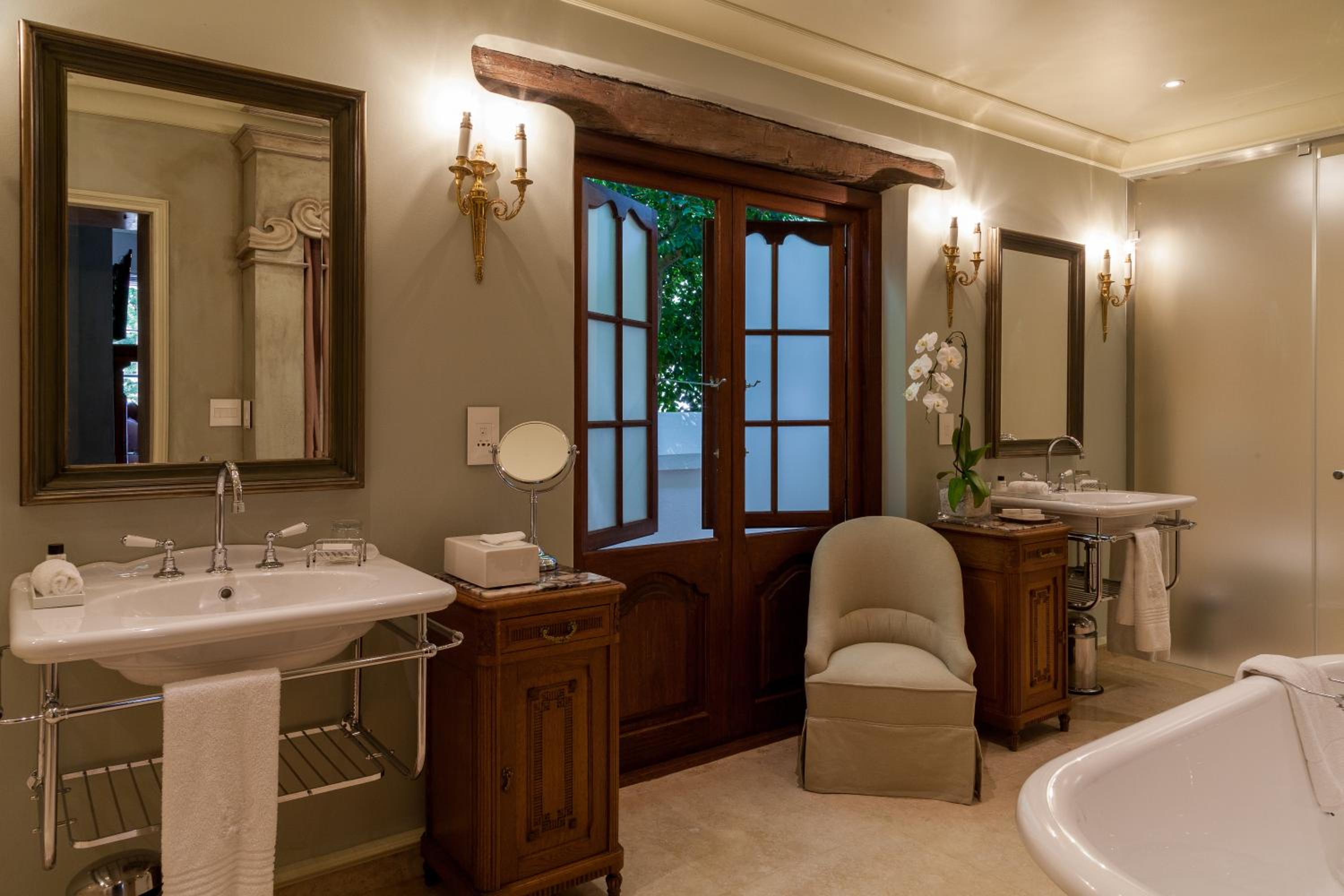 Luxury Room - Photo 3