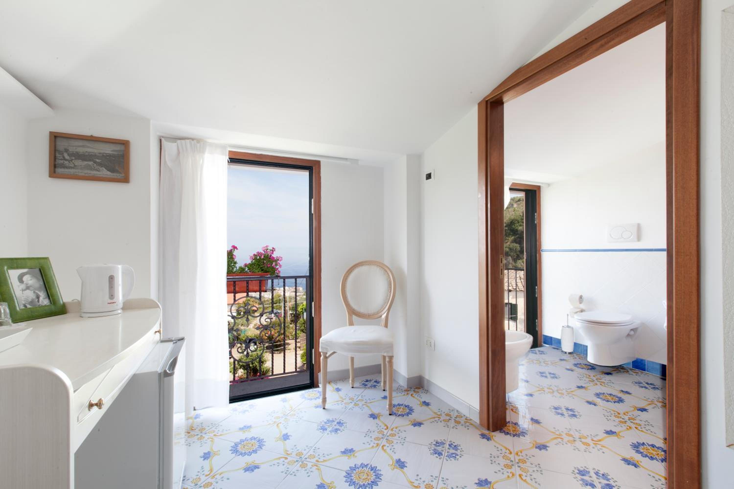Double or Twin Room with Sea View - Photo 1