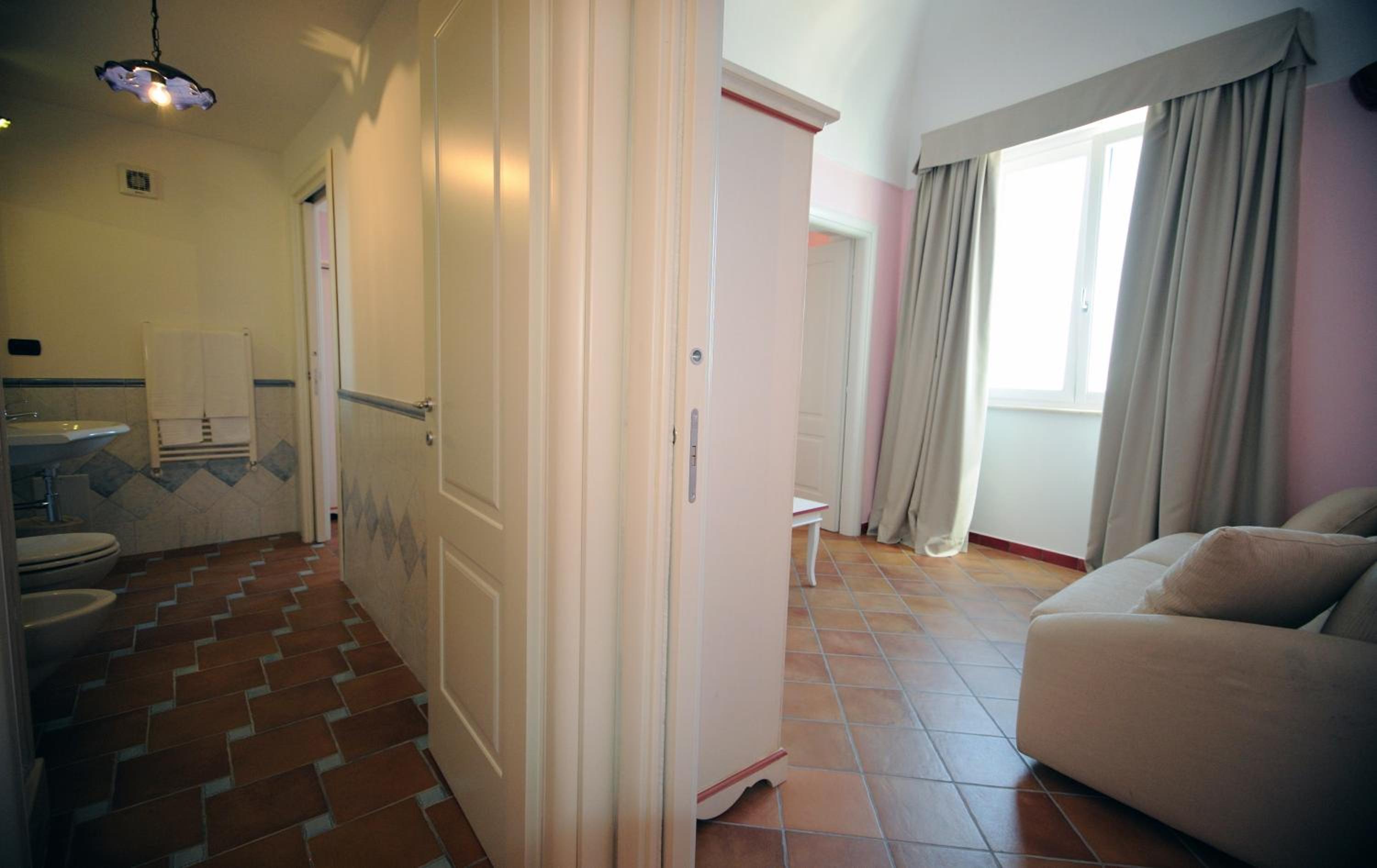 Family Room with Sea View photo 2