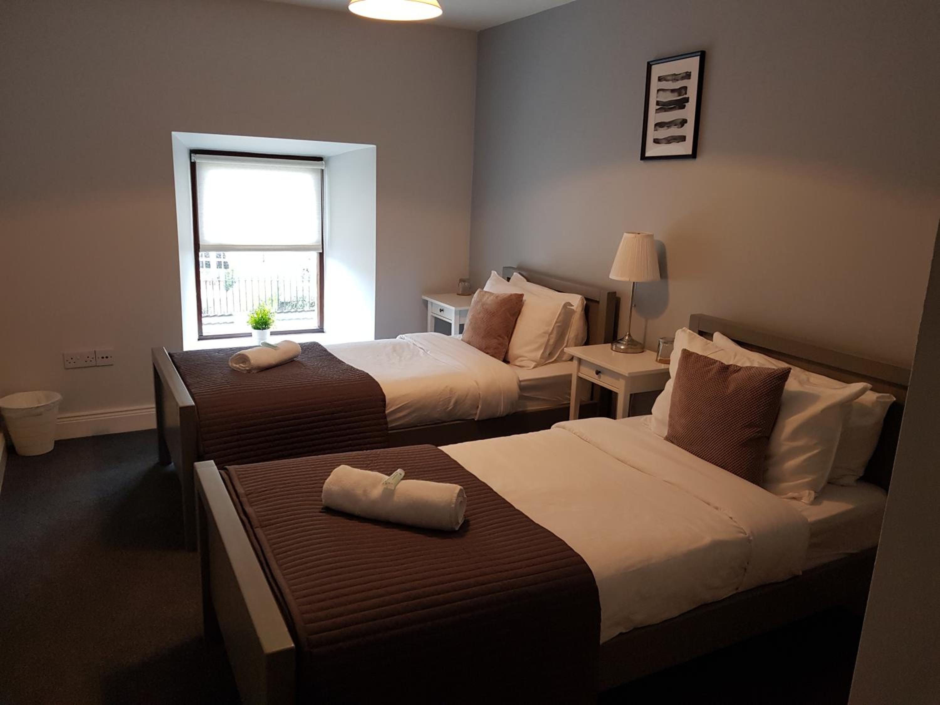 Twin Room with Private Bathroom photo 2