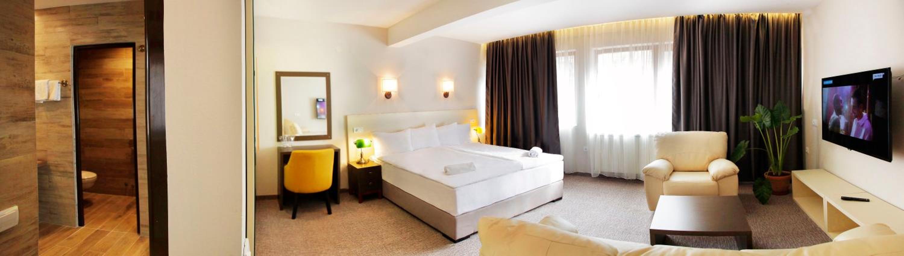 Superior King Suite - Photo 5