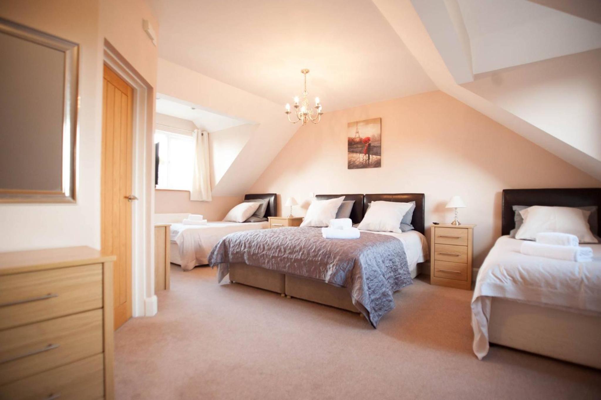 Deluxe Family Room