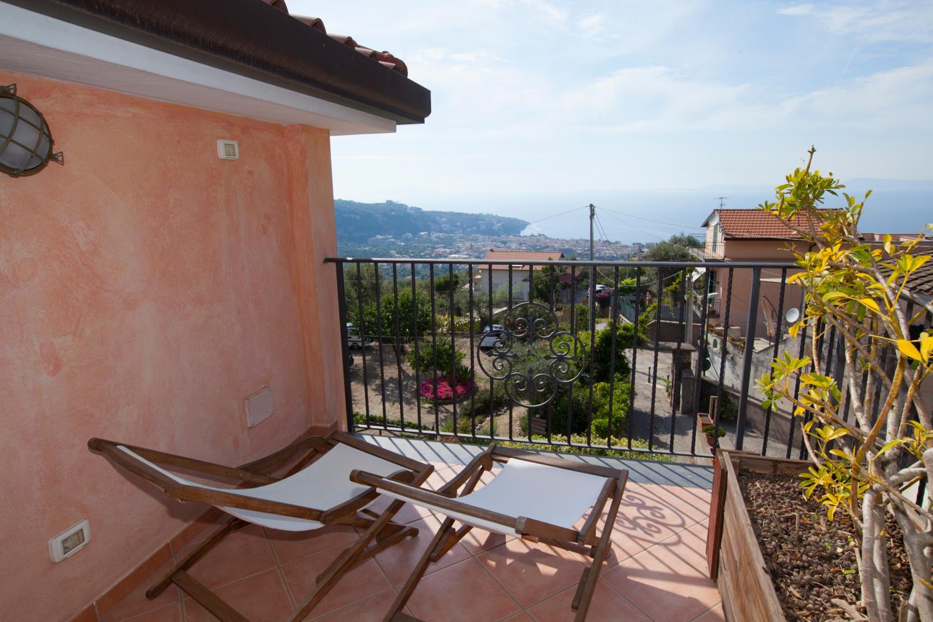 Double or Twin Room with Sea View - Photo 4