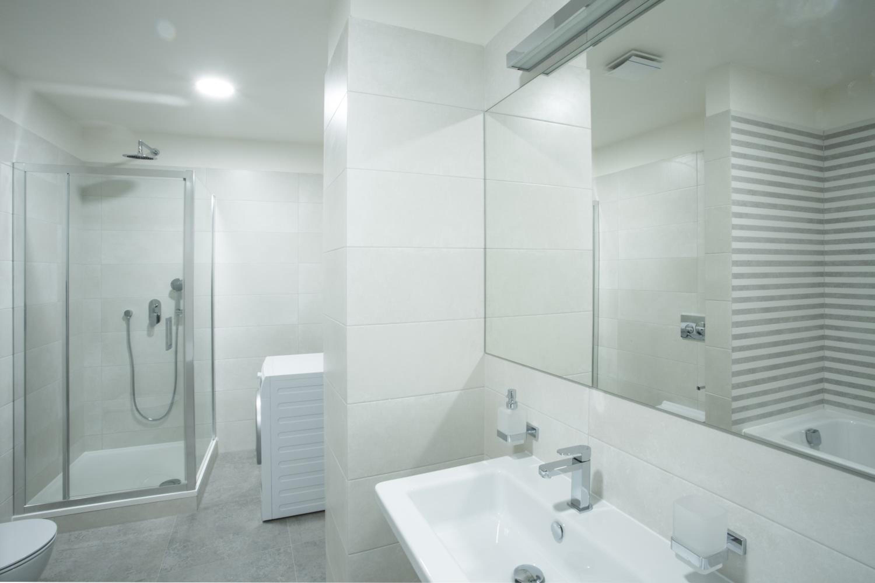 One-Bedroom Apartment - Photo 8