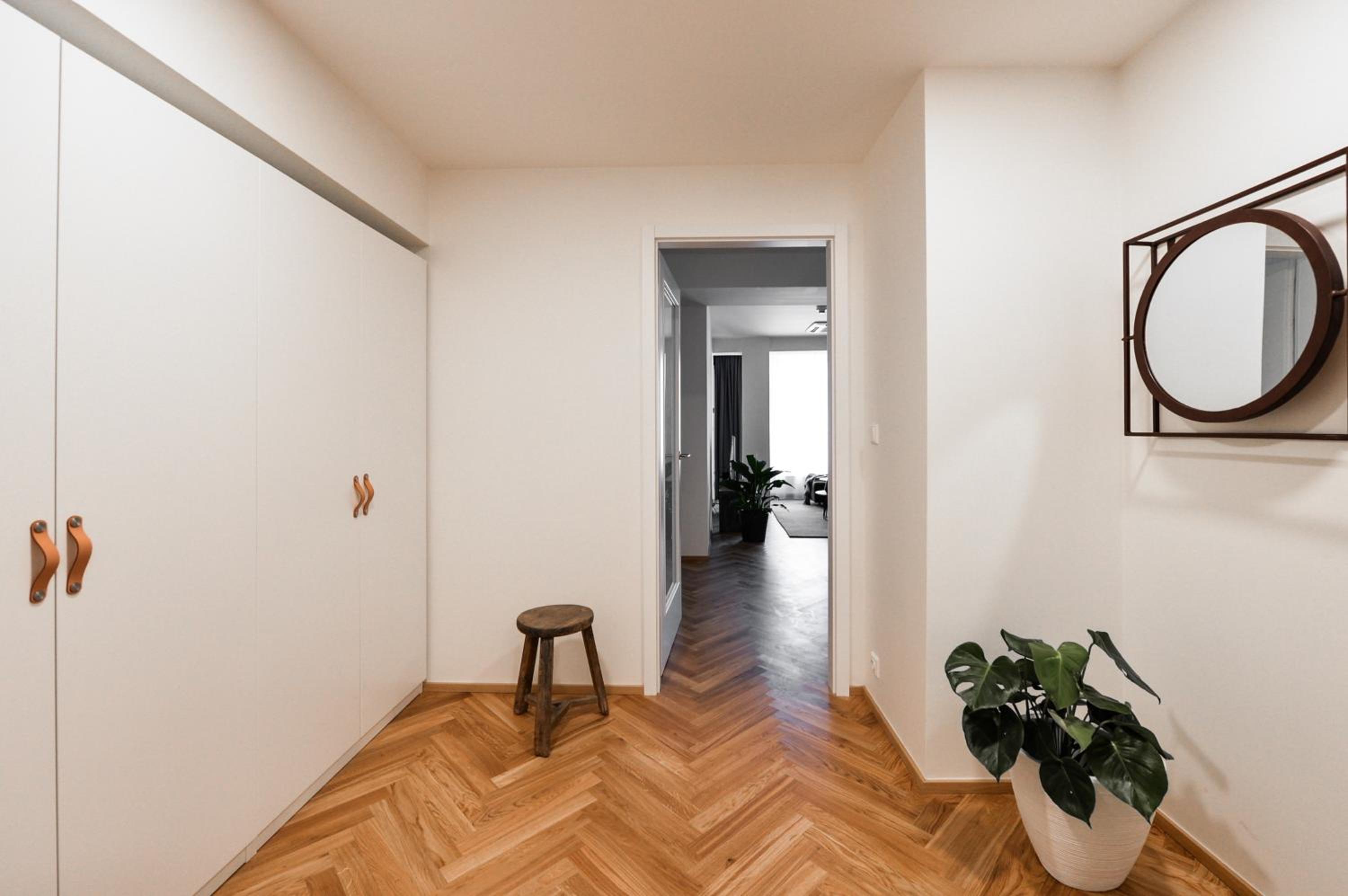 One-Bedroom Apartment - Photo 7