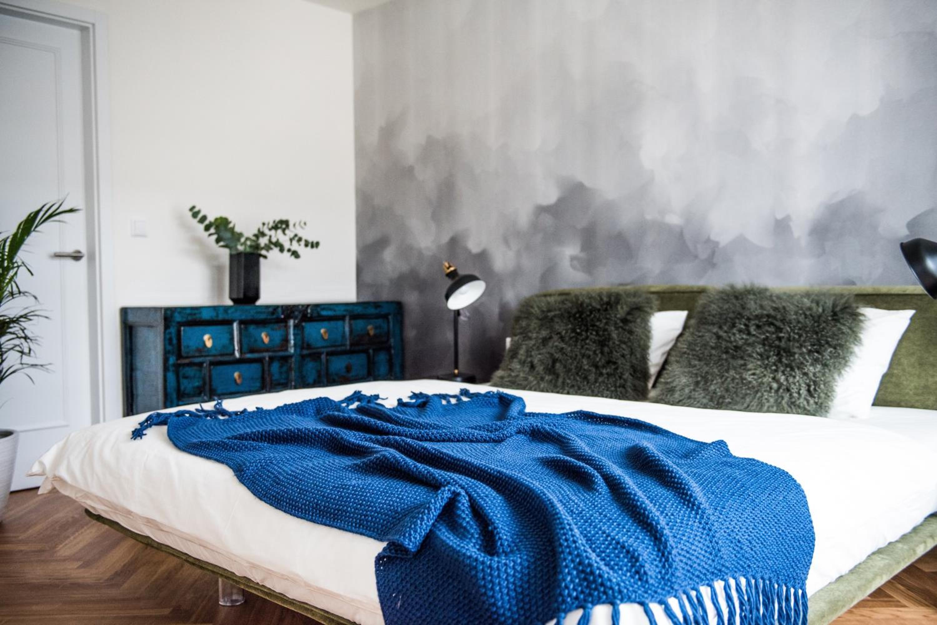 One-Bedroom Apartment - Photo 3