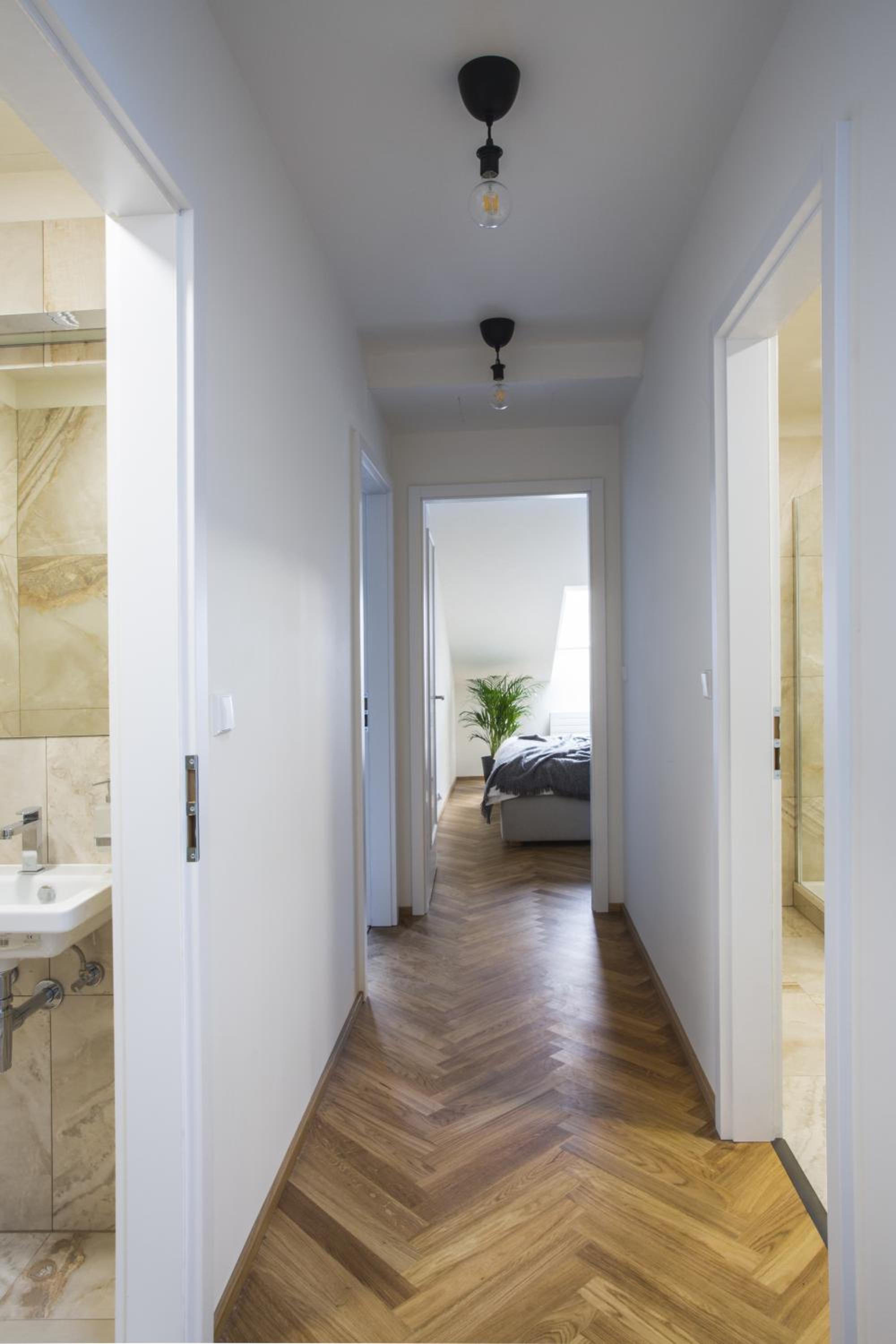 One-Bedroom Attic Apartment - Photo 5