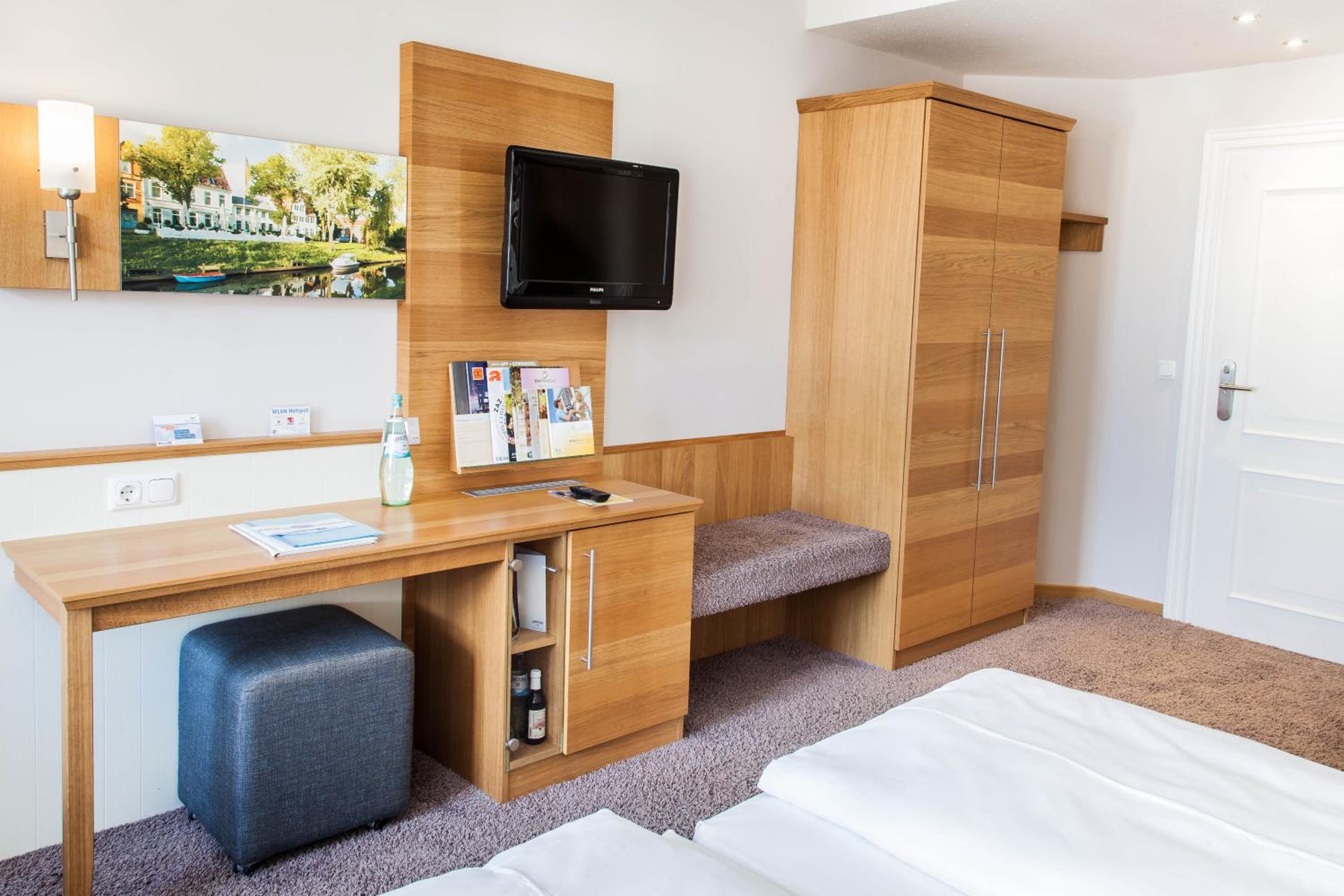 Deluxe Room - Photo 7