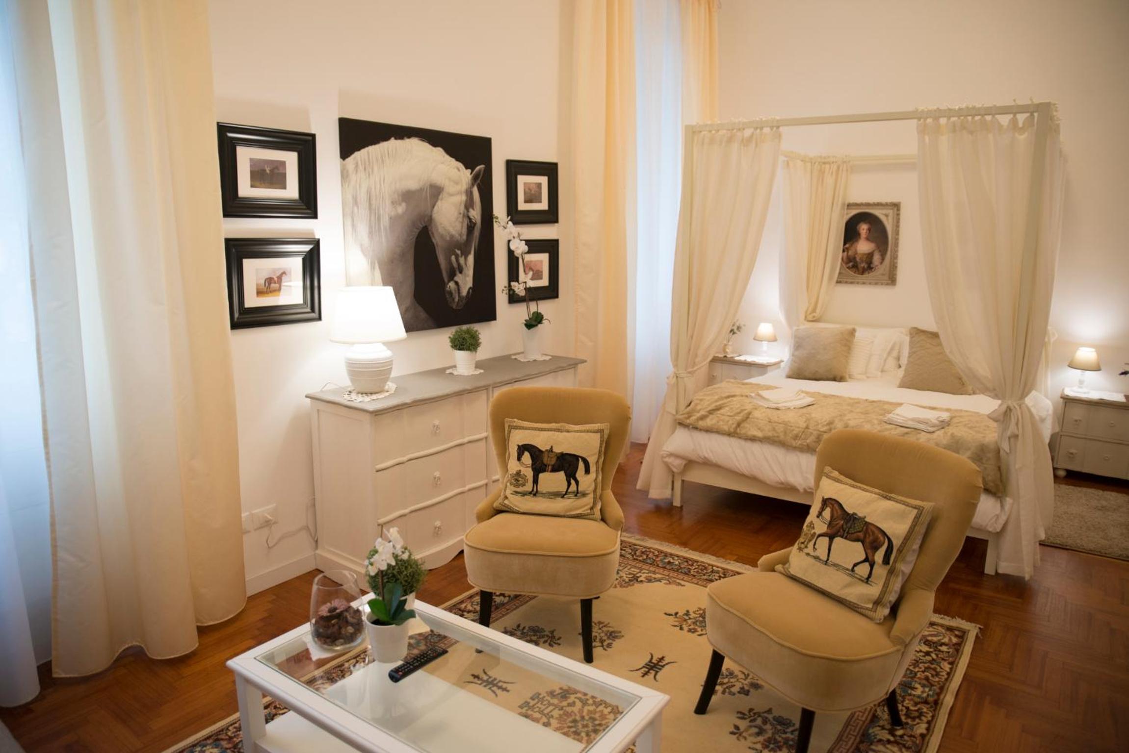Deluxe Apartment