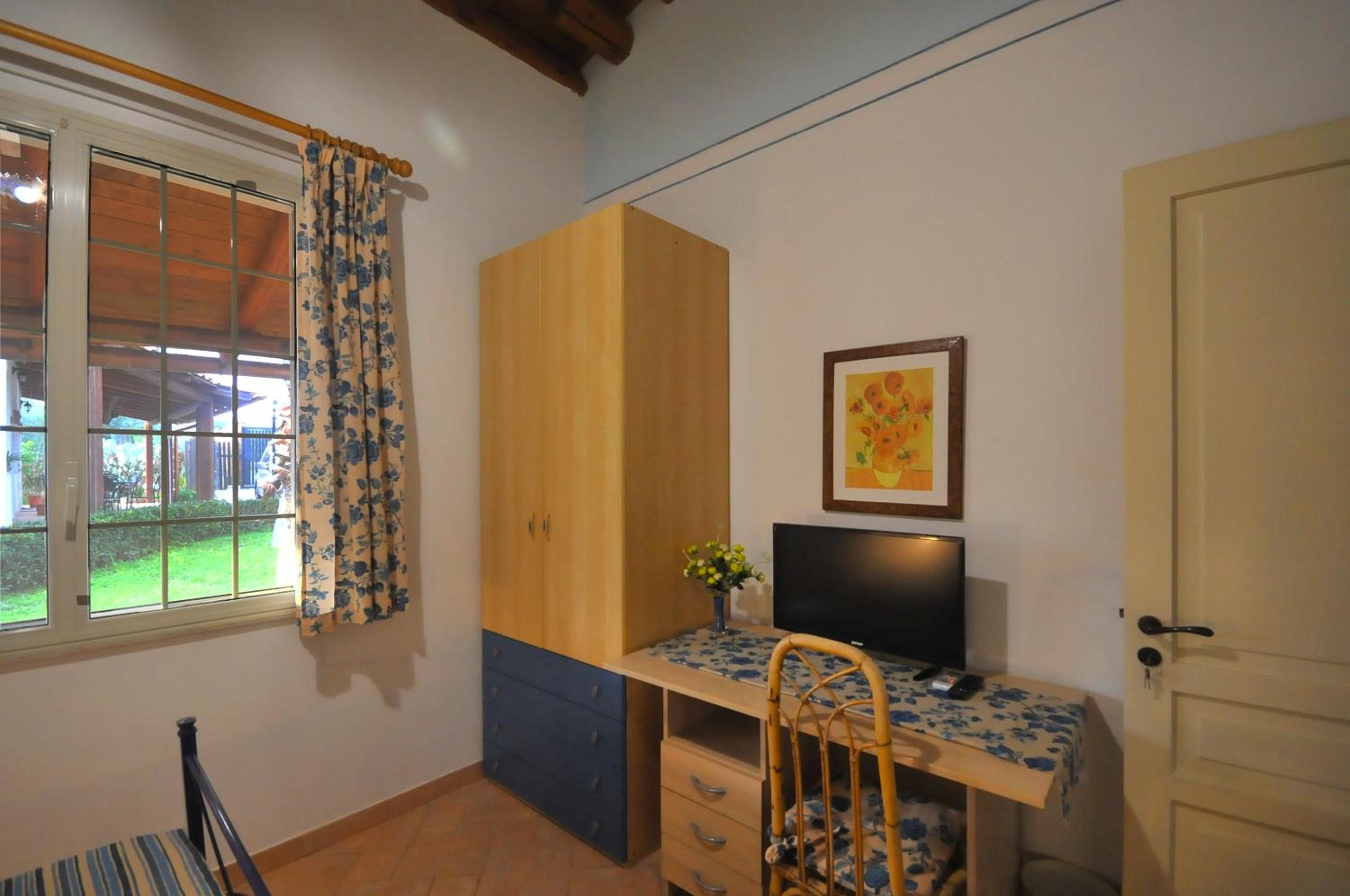 Double Room with Private Bathroom photo 3
