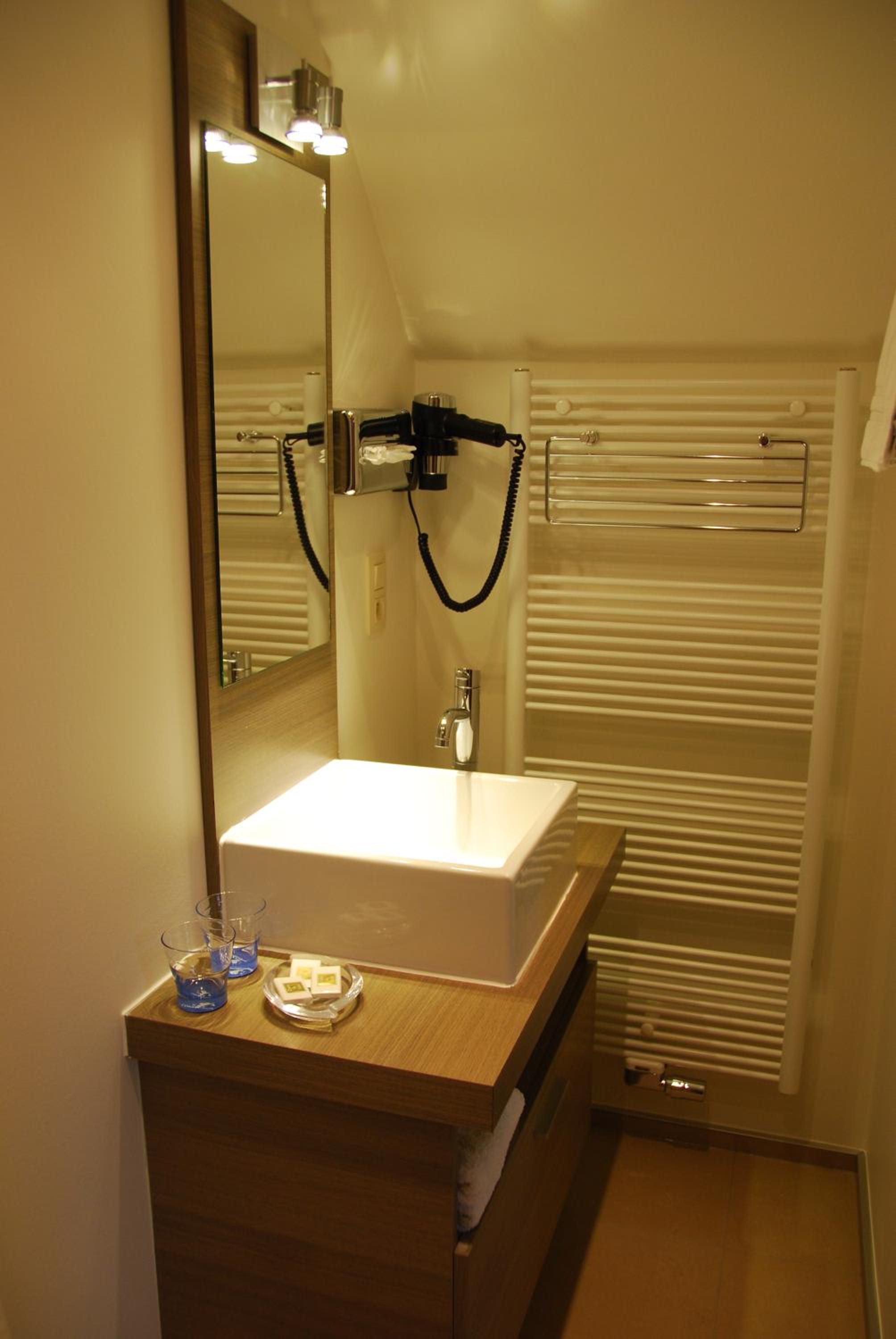 Deluxe Double or Twin Room - Photo 3